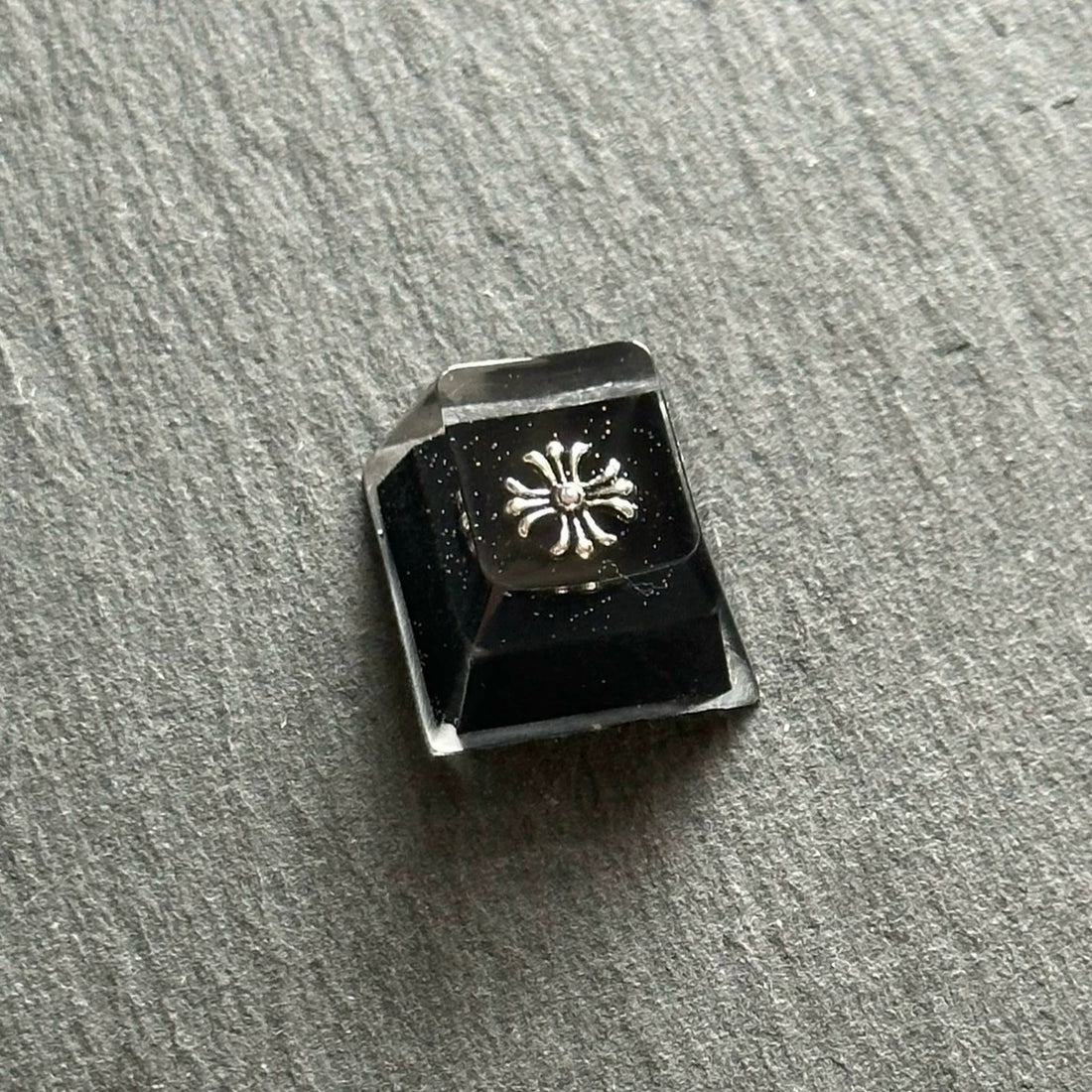 Chrome Hearts, Crystal drops of glue series, trendy fashion items, personalized keycaps, handmade keycaps
