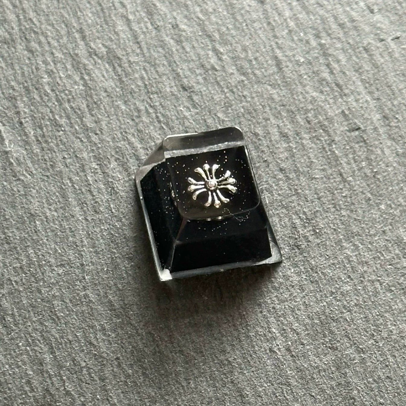 Chrome Hearts, Crystal drops of glue series, trendy fashion items, personalized keycaps, handmade keycaps