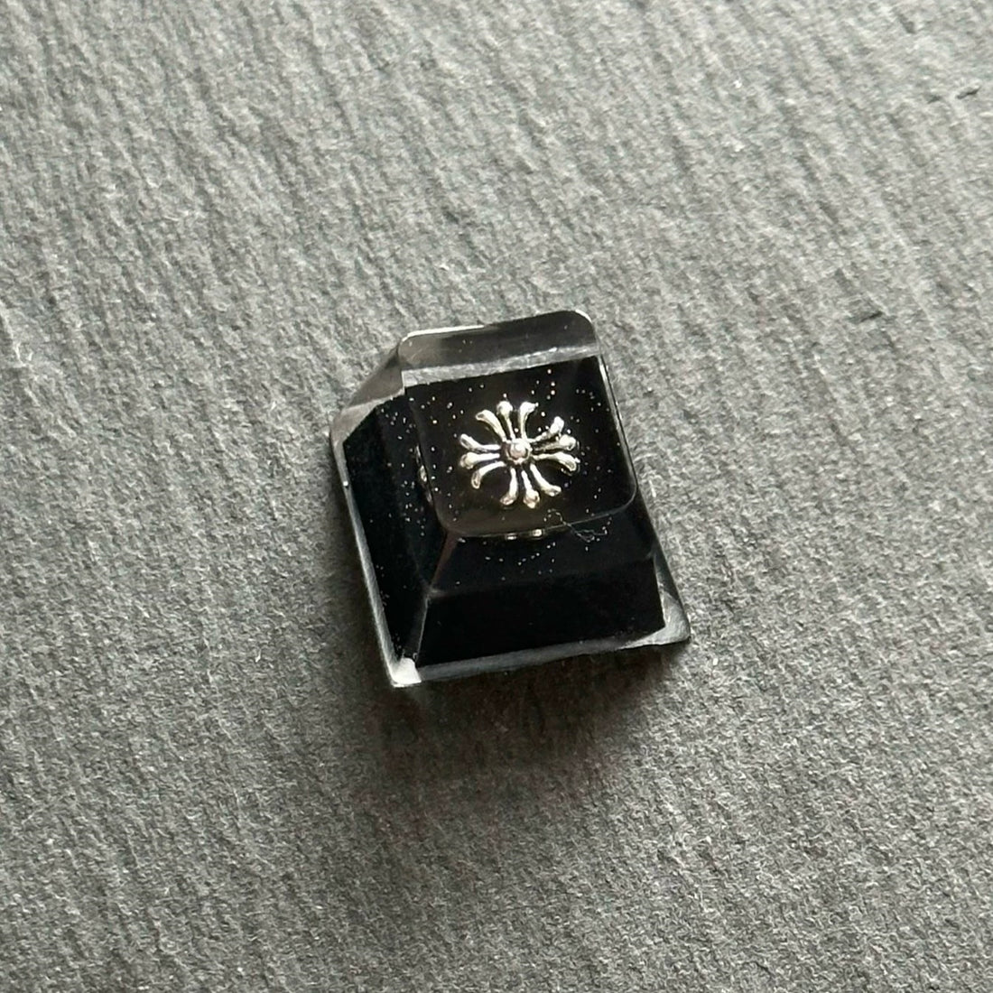 Chrome Hearts, Crystal drops of glue series, trendy fashion items, personalized keycaps, handmade keycaps