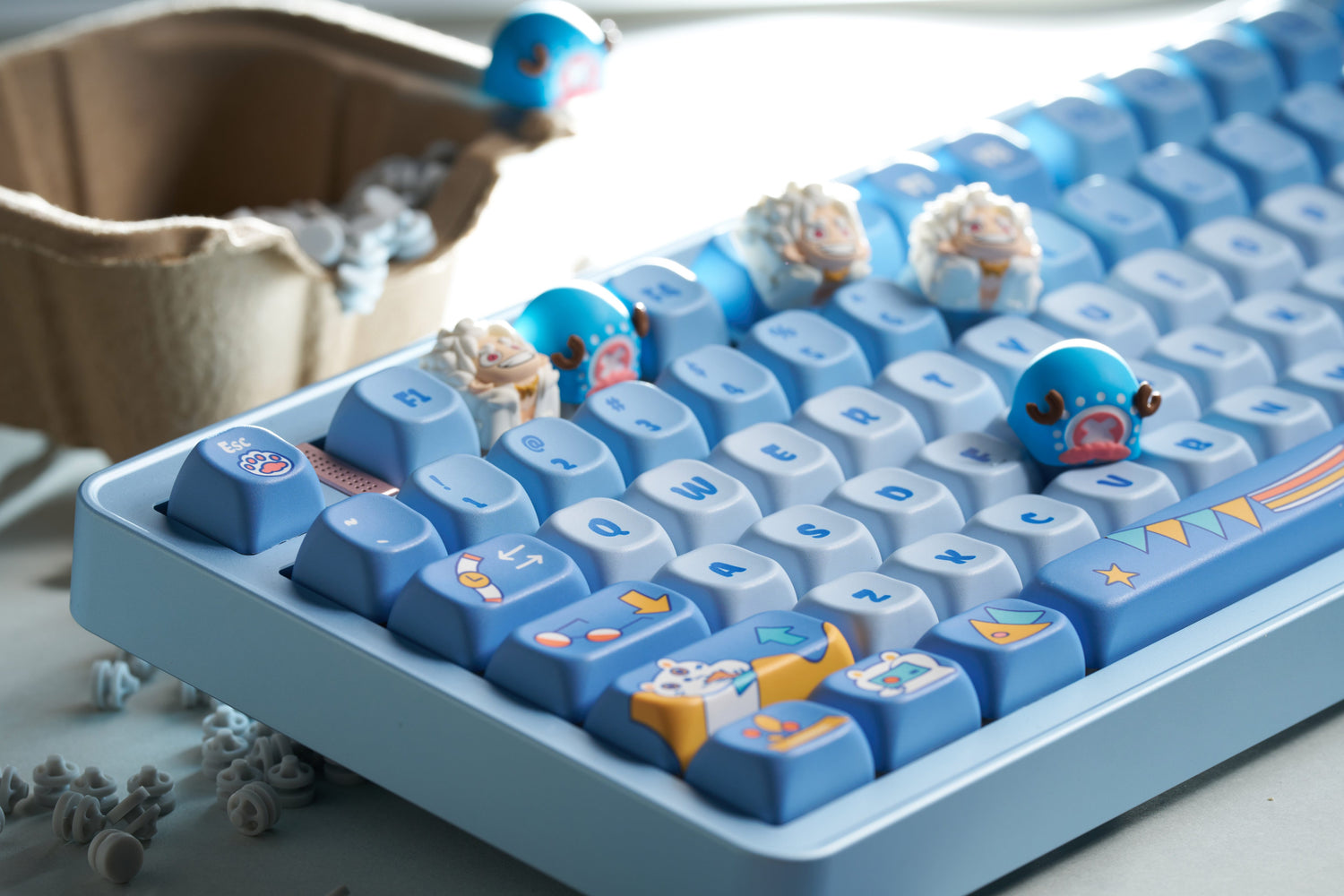 One Piece, Nika Luffy, Tony Tony Chopper hats, multi colored resin molded personalized keycaps, artisankeycaps artistic handmade keycaps.
