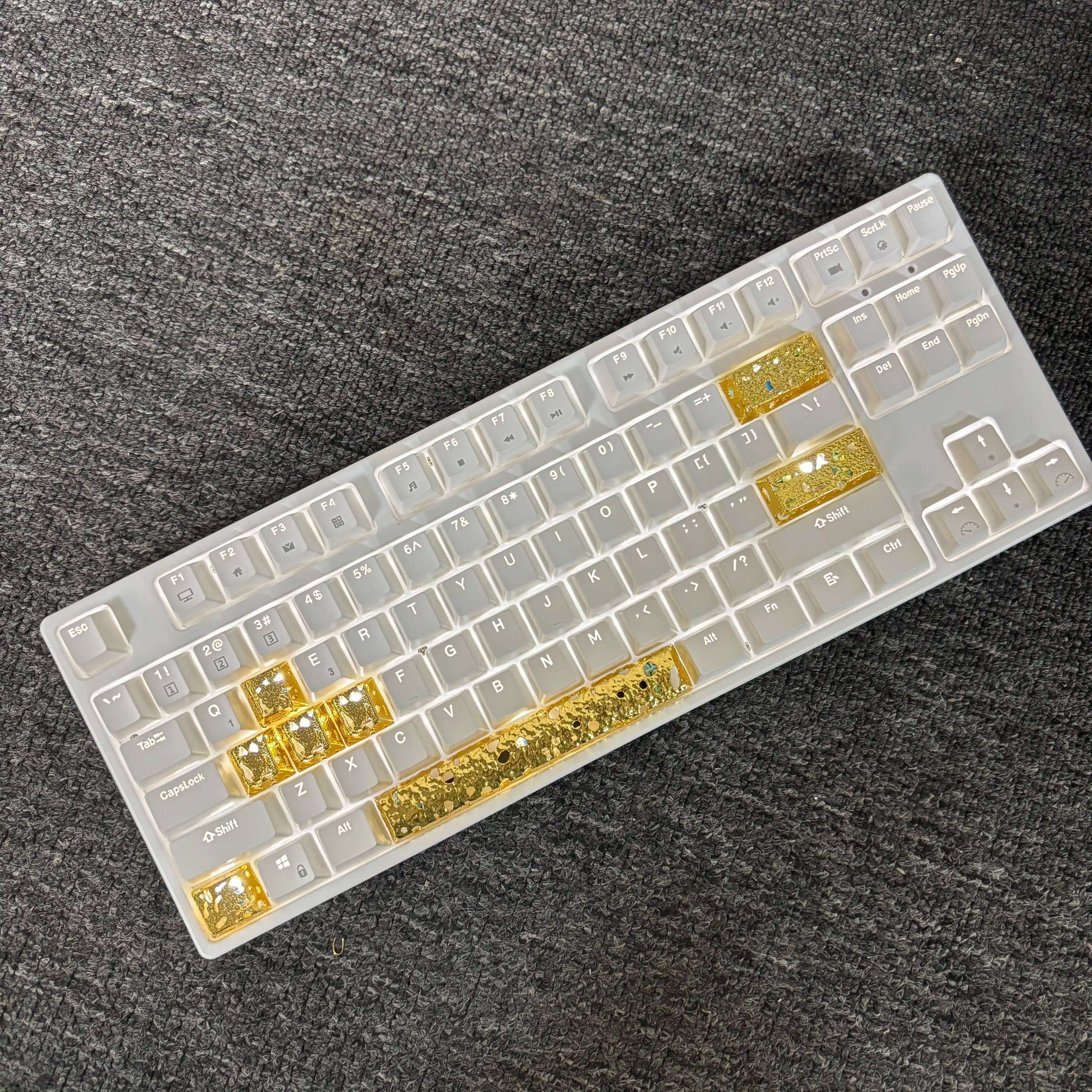 Pure copper material surface gold-plated hollow metal personalized keycaps, metal minimalist style translucent decorative keycaps
