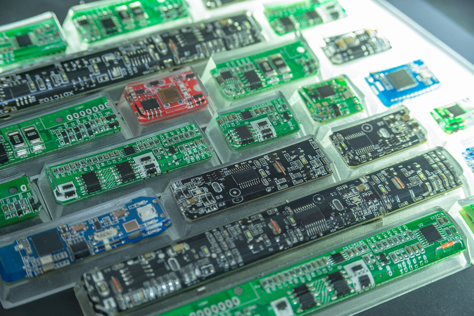 Circuit board design personalized keycaps Crystal drops of glue sealing circuit board decorative keycaps