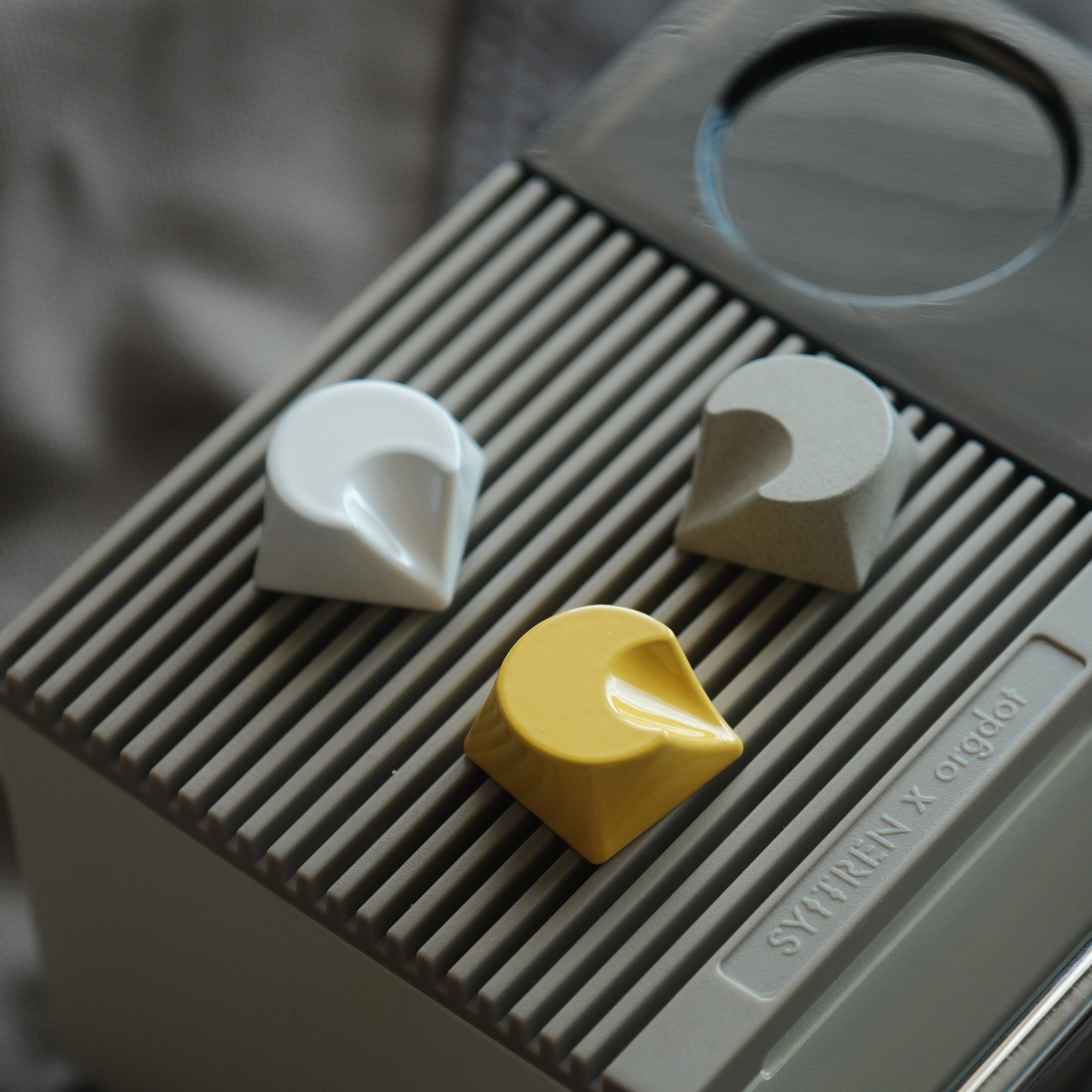 Minimalist Moon Metal Keycaps, Personalized Minimalist Keycaps, CNC Single Keycaps, Original Factory R4 1u Mechanical Keyboard, ESC Keycaps