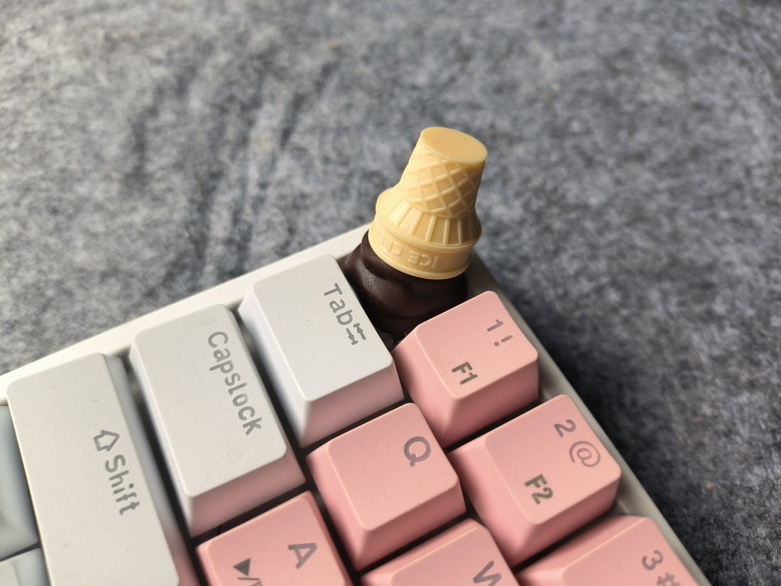 Ice cream falling on the keyboard, original personality, drip glue, food keycaps, mechanical keyboard, food keycaps
