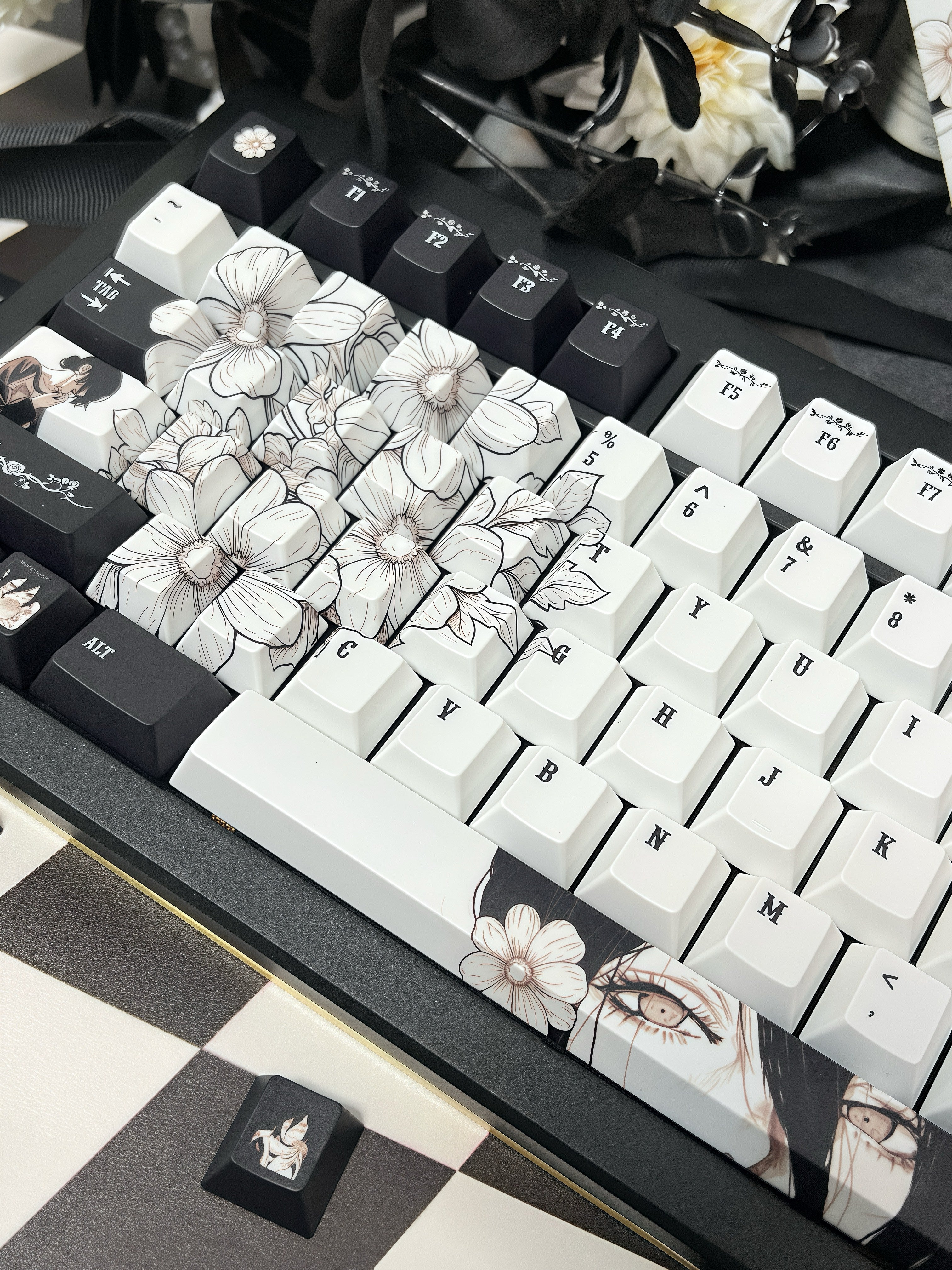 Chainsaw Man, Reze Theme Keycap Two dimensional Anime Peripheral Mechanical Keycap PBT Five sided Heat Sublimation Personalized Keycap Set