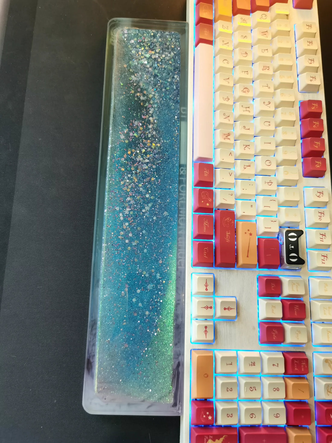 Flowing sand hand support. Image style named Sea Demon, handmade custom resin handle, keyboard accessories