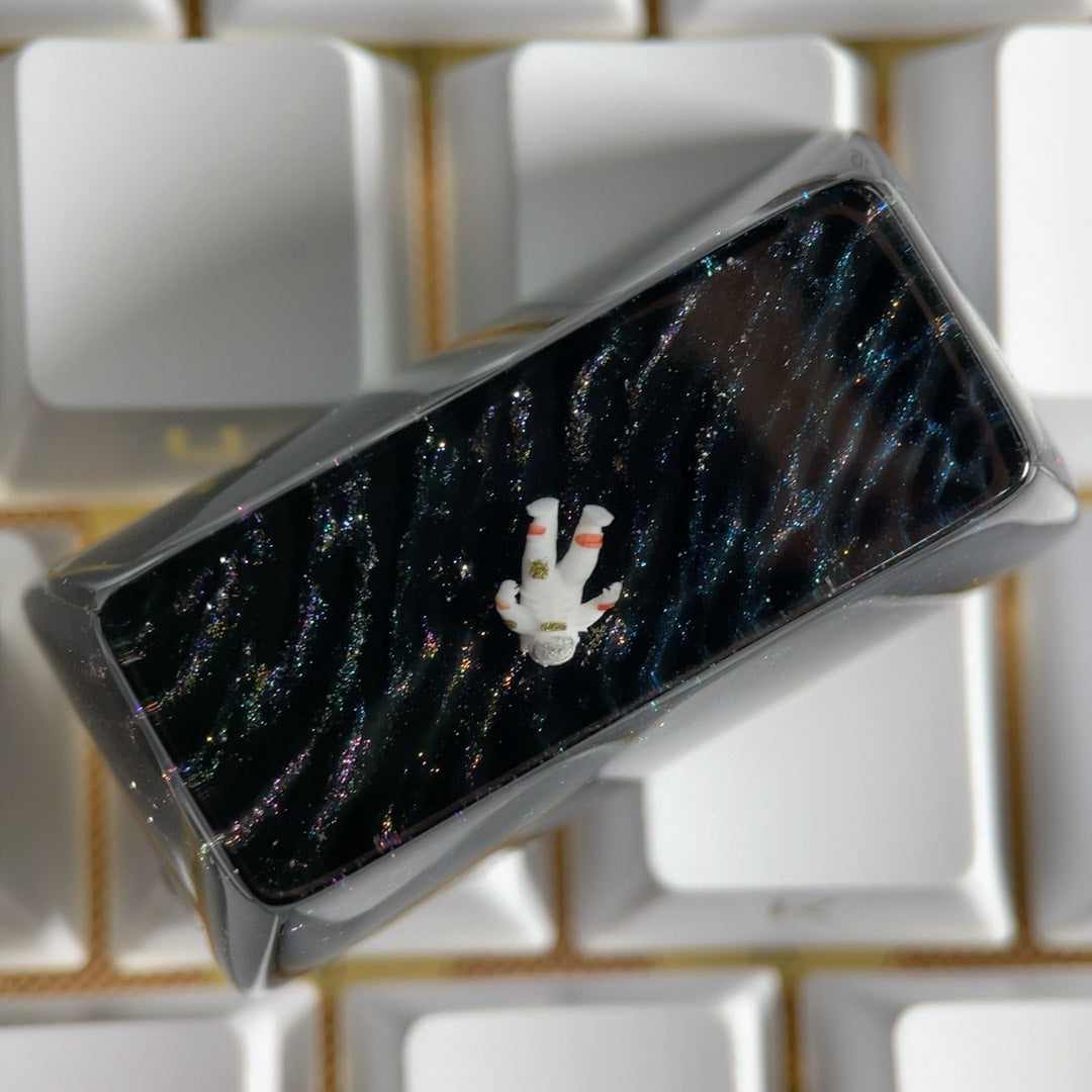 Space exploration theme for astronauts, SA R3-2U resin droplet encapsulation, mechanical keyboard with personalized keycaps