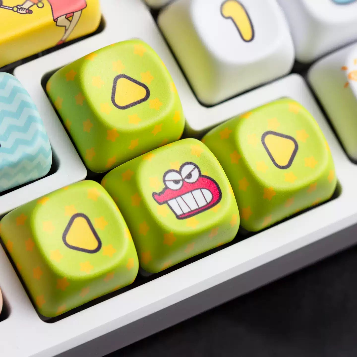 Crayon Shin chan Thermal Sublimation PBT Keycaps MOA Height Complete Set Comes with 3 Personalized Keycaps Customized Mechanical Keyboard Set Keycaps