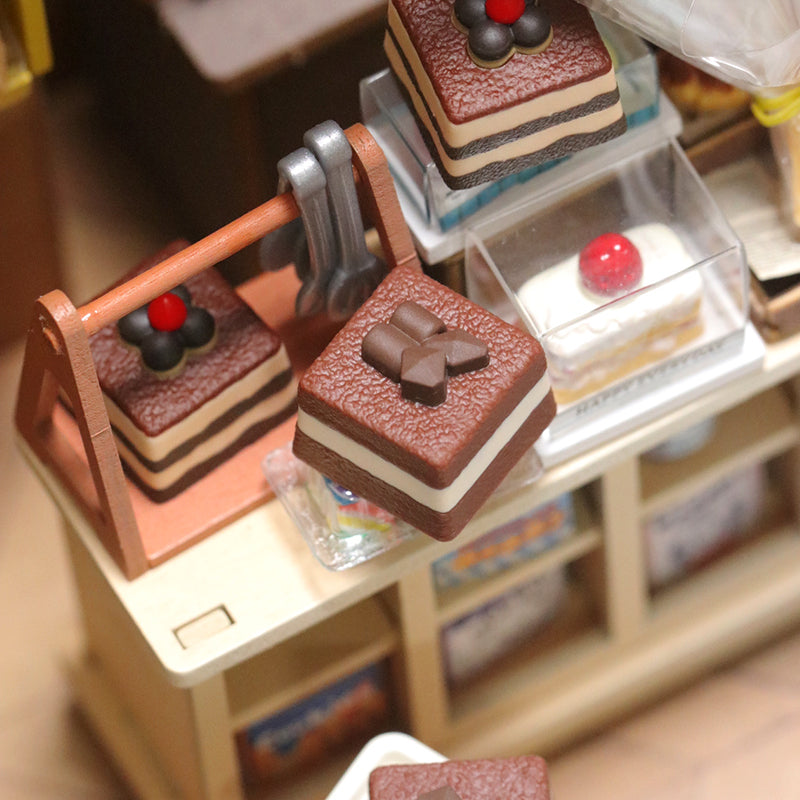 Tiramisu cake keycaps chocolate cake cute cartoon anime peripheral keycaps personalized creative resin keycaps