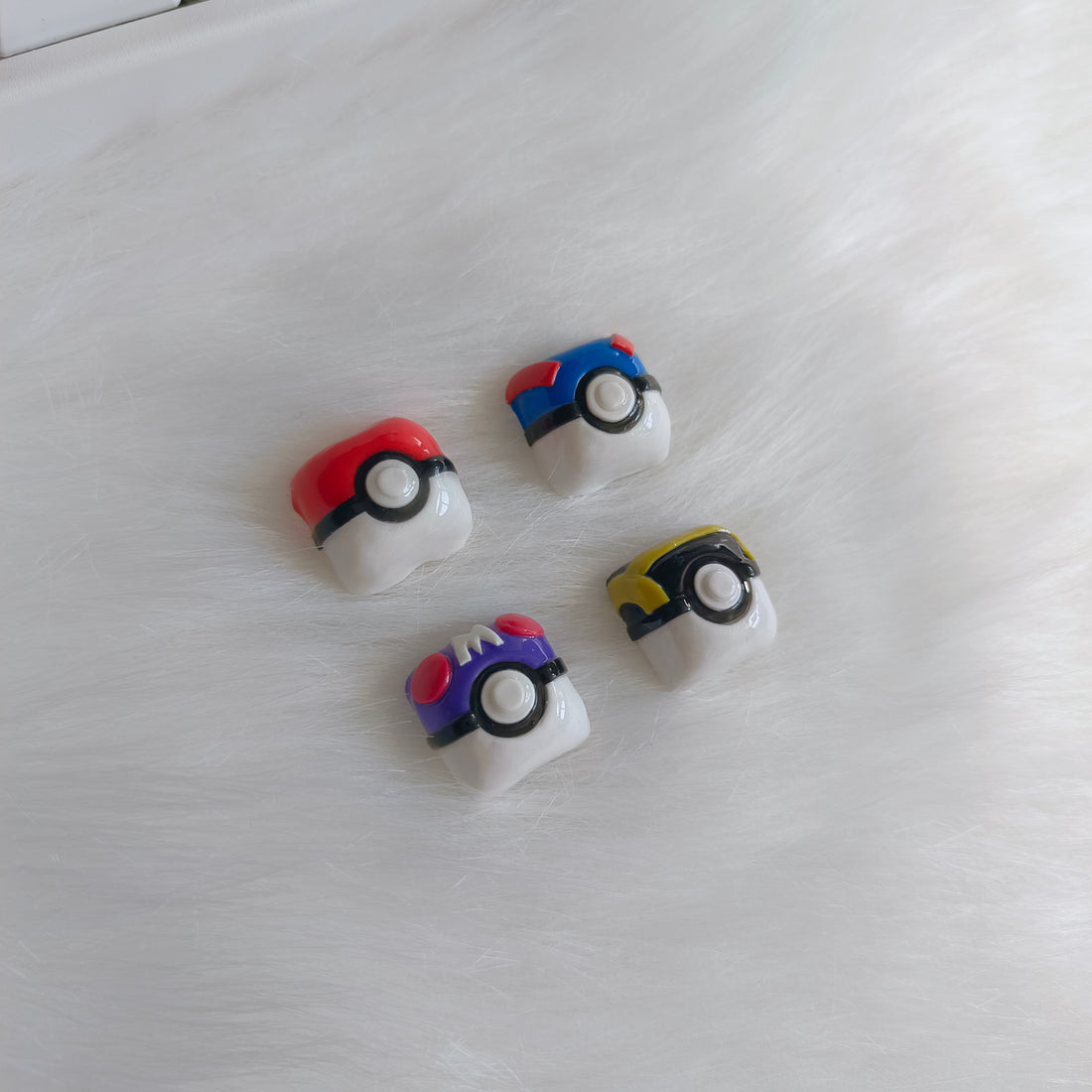 Pok é Ball, POLYMER CLAY material handmade 1U personalized keycap. Anime game props, peripheral culture, creative keycaps