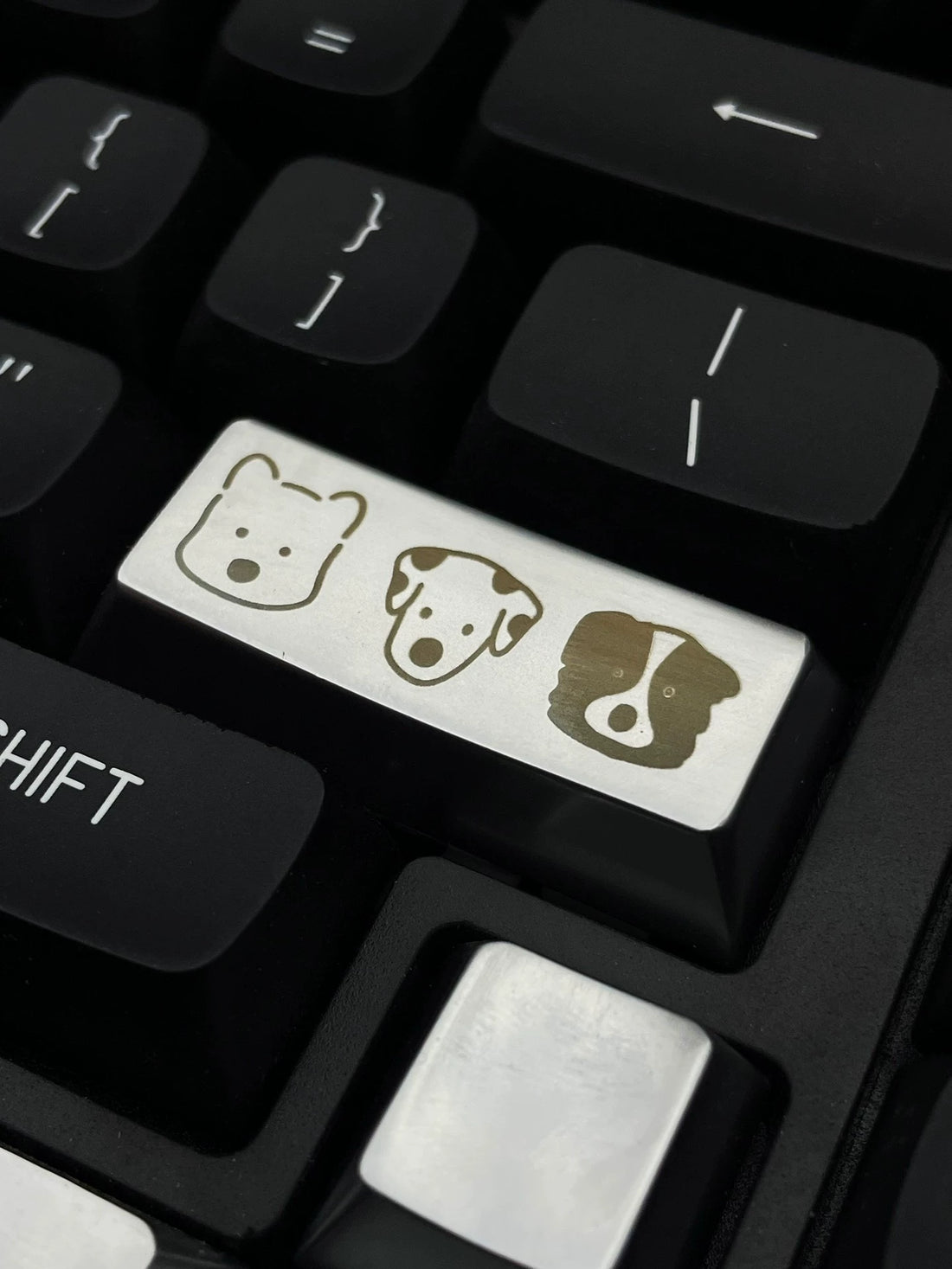 Three puppies, metal material 2.25U enter key, metal silver metal texture personalized keycap, decorative keycap