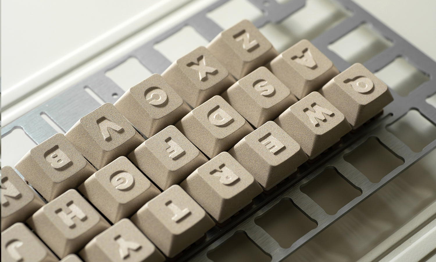 ROTOR mirror inspired aluminum alloy letter keycap set with 27 CNC machined anodized customized personalized keycap letter sets