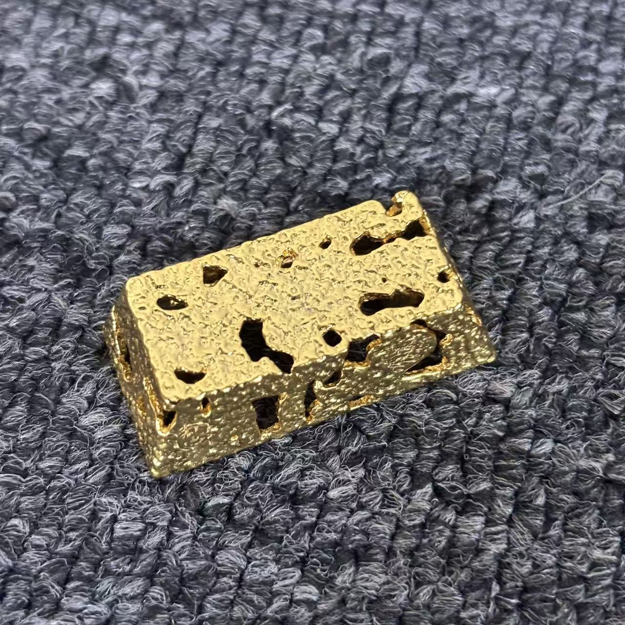 Pure copper material surface gold-plated hollow metal personalized keycaps, metal minimalist style translucent decorative keycaps