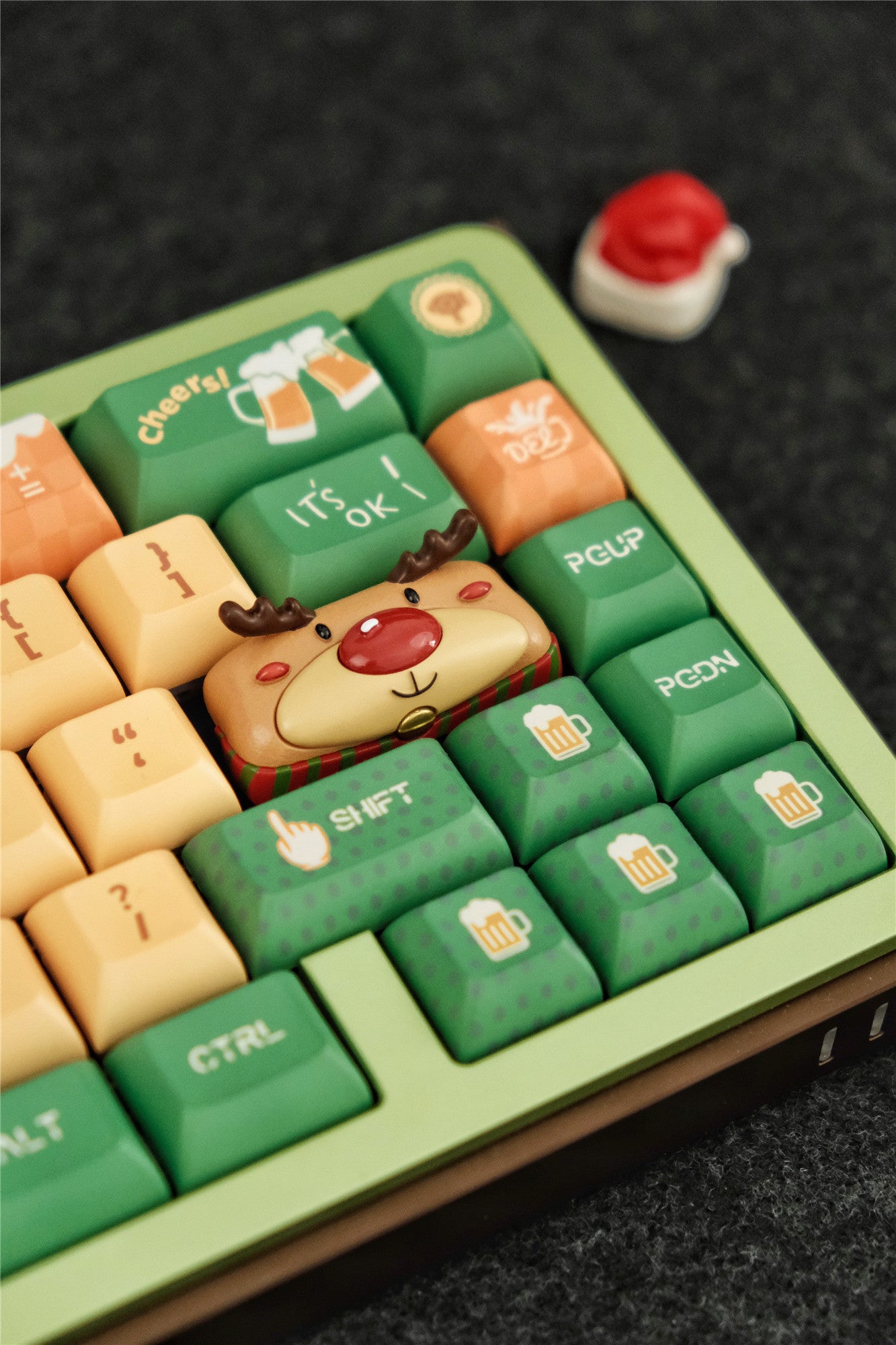 Original design: Christmas reindeer 2.25U keycaps, mechanical keycaps, return keycaps, personalized keycaps, colorful artistic keycaps, decorative keycaps