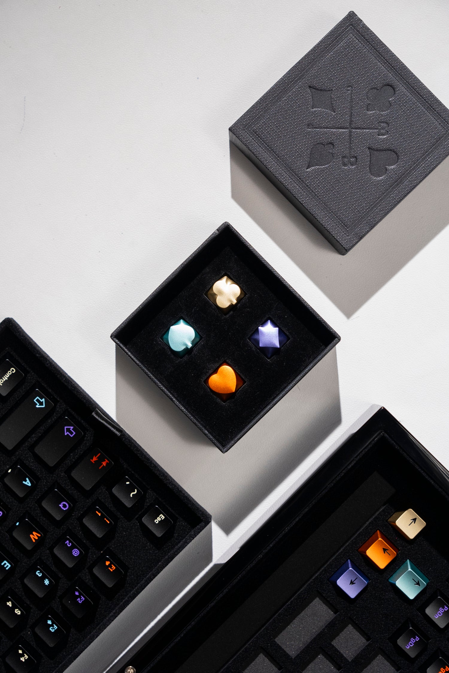 Poker directional keys 3D curved CNC aluminum alloy metal personalized keycaps