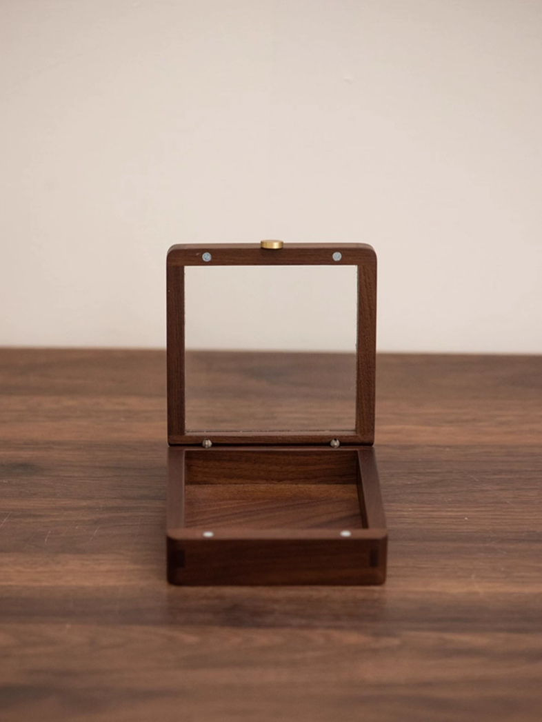 Solid wood, black walnut, glass, brass/stainless steel lining, customized dust-proof magnetic design for keycap storage box, personalized keycap collection box