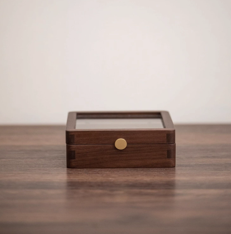 Solid wood, black walnut, glass, brass/stainless steel lining, customized dust-proof magnetic design for keycap storage box, personalized keycap collection box
