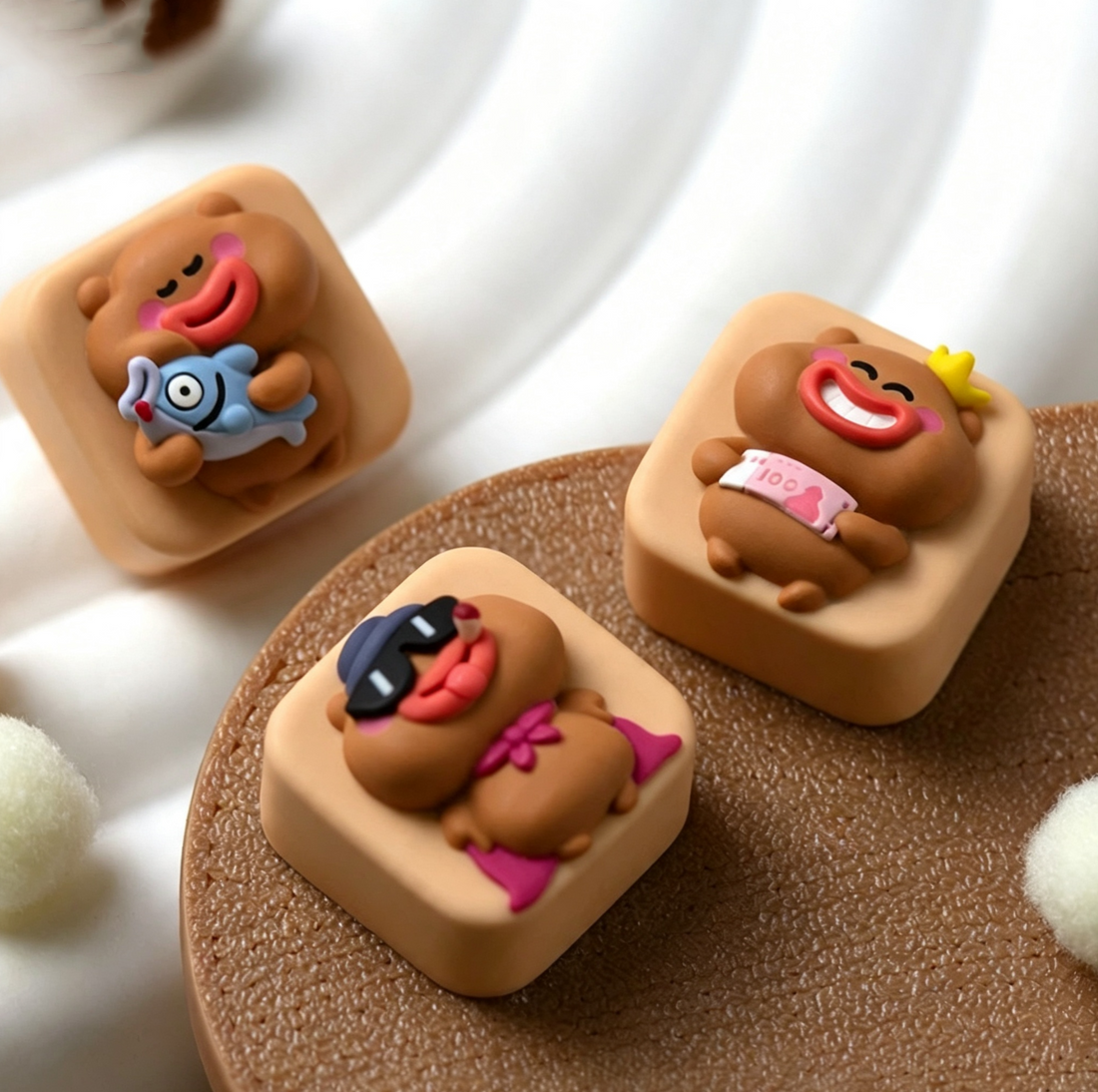Funny little bear emojis, Multi colored resin molded personalized keycaps, mechanical keyboard resin decorative keycaps