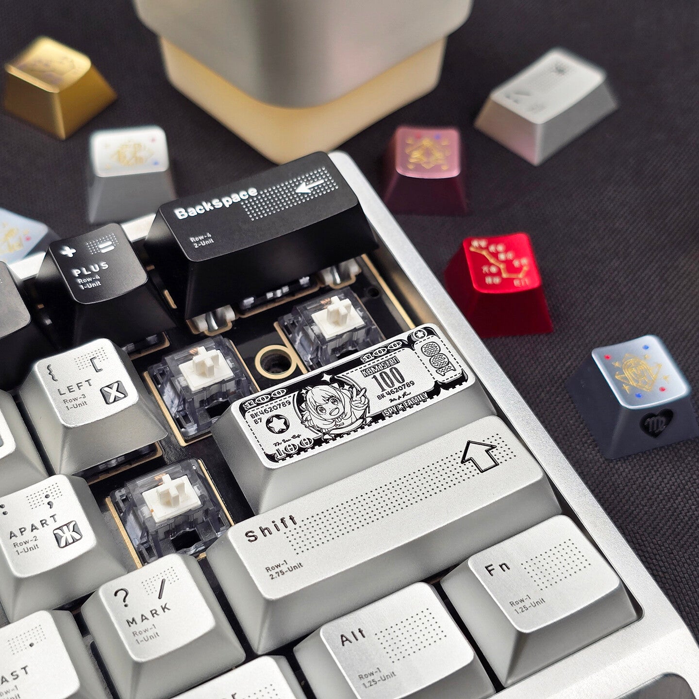 Anime themed design for US dollar bills, featuring aluminum alloy personalized keycaps, 2.25U personalized keycaps, and mechanical keyboard decorative keycaps
