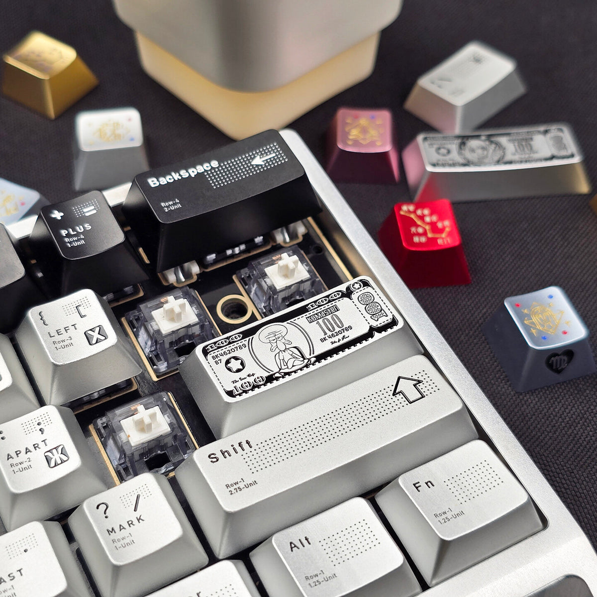 Anime themed design for US dollar bills, featuring aluminum alloy personalized keycaps, 2.25U personalized keycaps, and mechanical keyboard decorative keycaps