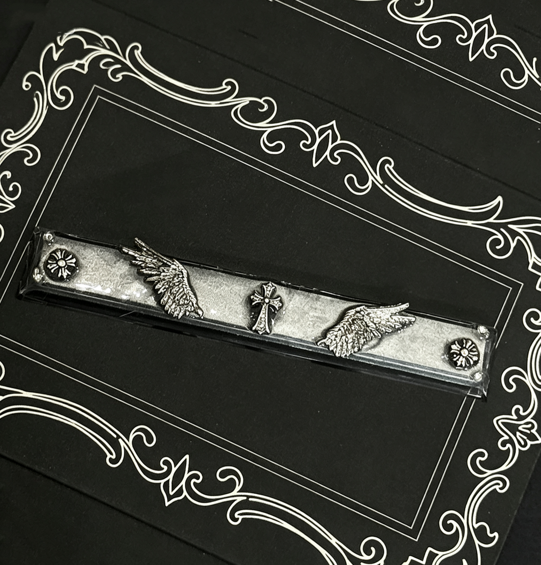 Baroque style, retro cross, medieval, gothic, angel wing decorated keycap, 6.25 U space bar transparent resin personalized keycap, mechanical keyboard element decorative keycap
