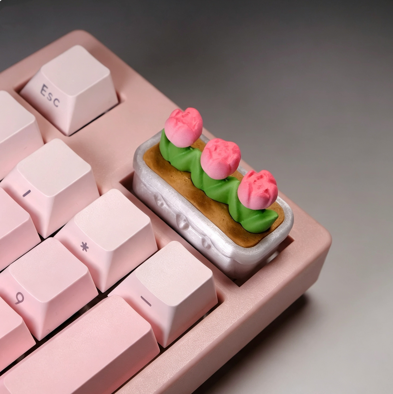 Colorful tulips, pink potted plants, handmade translucent 2U, grid removed keycaps, creative personalized keycaps, floral shaped mechanical keyboard decoration keycaps