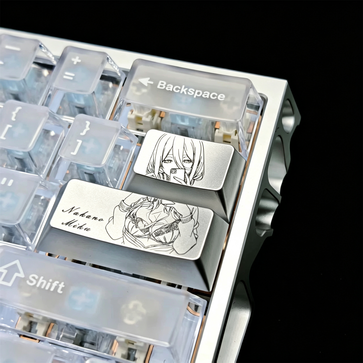 The Quintessential Quintuplets, Nakano Miku theme, Aluminum alloy material metal carved personalized keycaps, 1.5U+2.25U mechanical keyboard decorative keycaps.