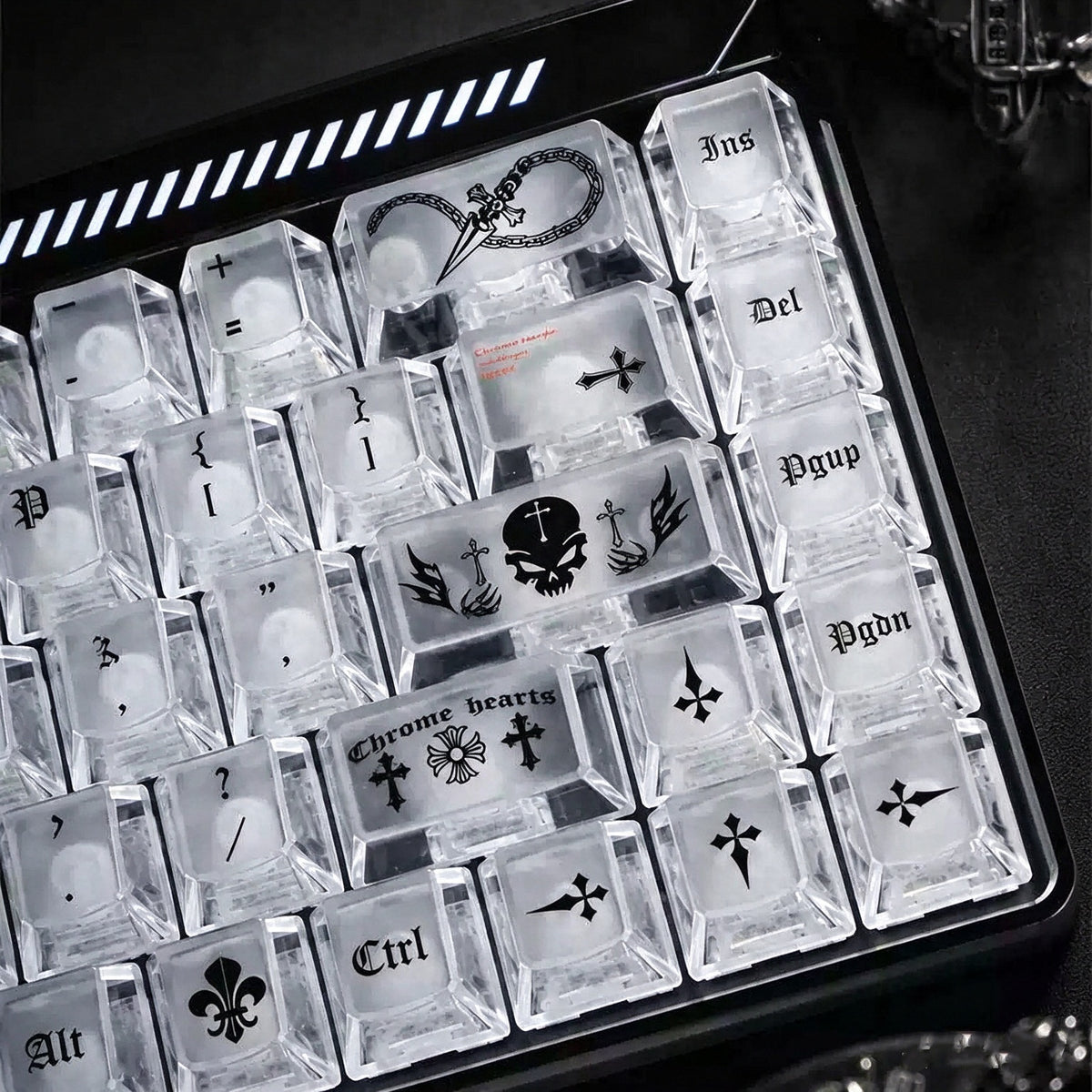 Transparent matte texture transparent PC Gothic style retro cross creative keycap set, personalized keycap set, mechanical keyboard fashionable trend keycap compatible with 61/64/68/75/84/87/104 key mechanical keyboard