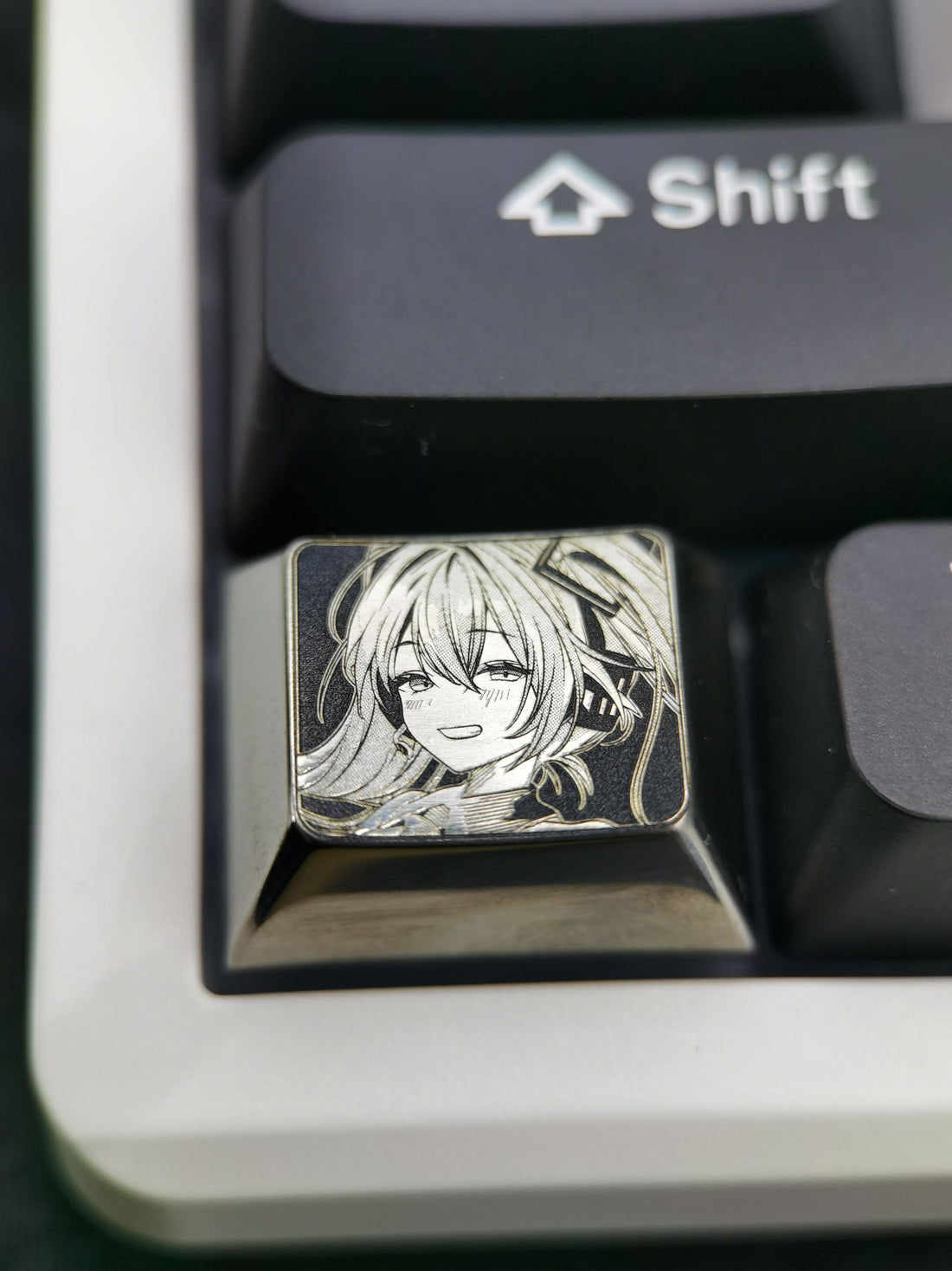 Miku 1.25U black and white plain carved titanium alloy keycaps, mechanical keyboard decorative keycaps, personalized keycaps
