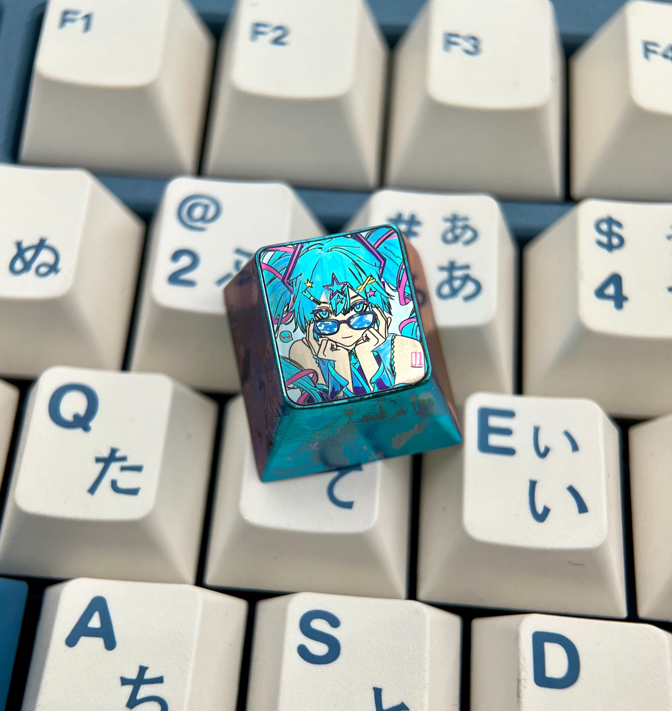 Hatsune Miku themed 1U titanium alloy personalized keycaps, mechanical keyboard decorative keycaps, Animal and Game Cultural Creative Keycaps for Music Virtual Idols