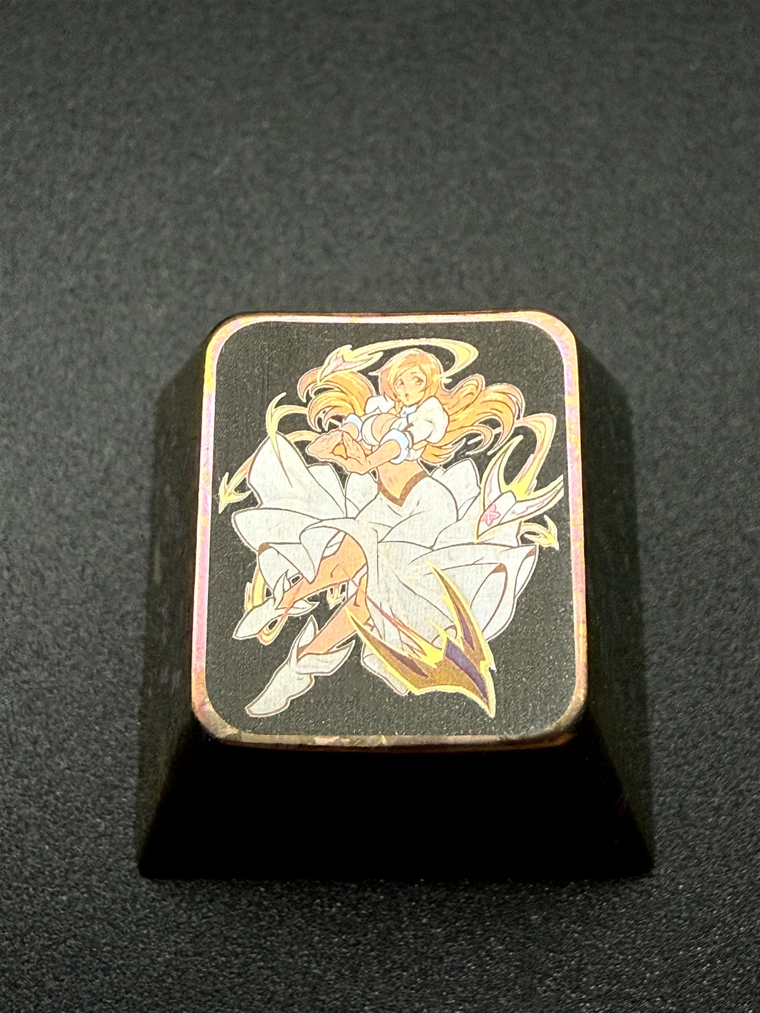 BLEACH，Inoue Orihime/Shihouin Yoruichi 1U titanium alloy metal personalized keycaps, anime and game character peripheral products, decorative keycaps.