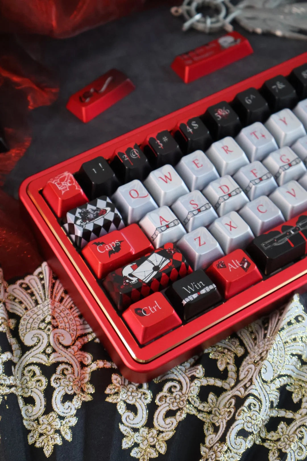 Vampire Earl theme,Dracula， Metallic paint texture PBT material, horror monster movie legend original factory height mechanical keyboard decorative keycap set，anime keycap set suitable for 61/64/68/75/84/87/104 Key Mechanical Keyboard