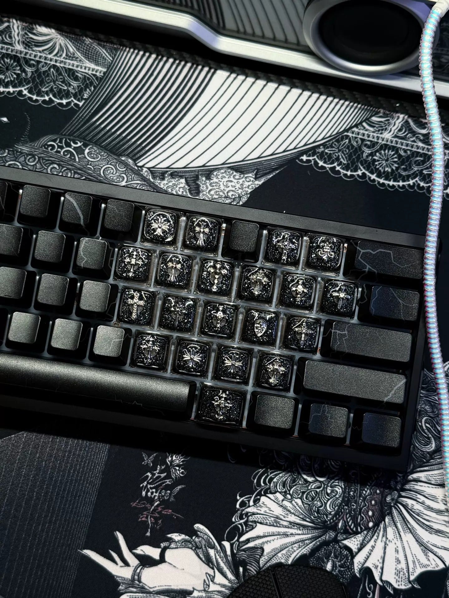 Gothic style, CH crystal resin added keycaps, mechanical keyboard decorated with personalized keycaps