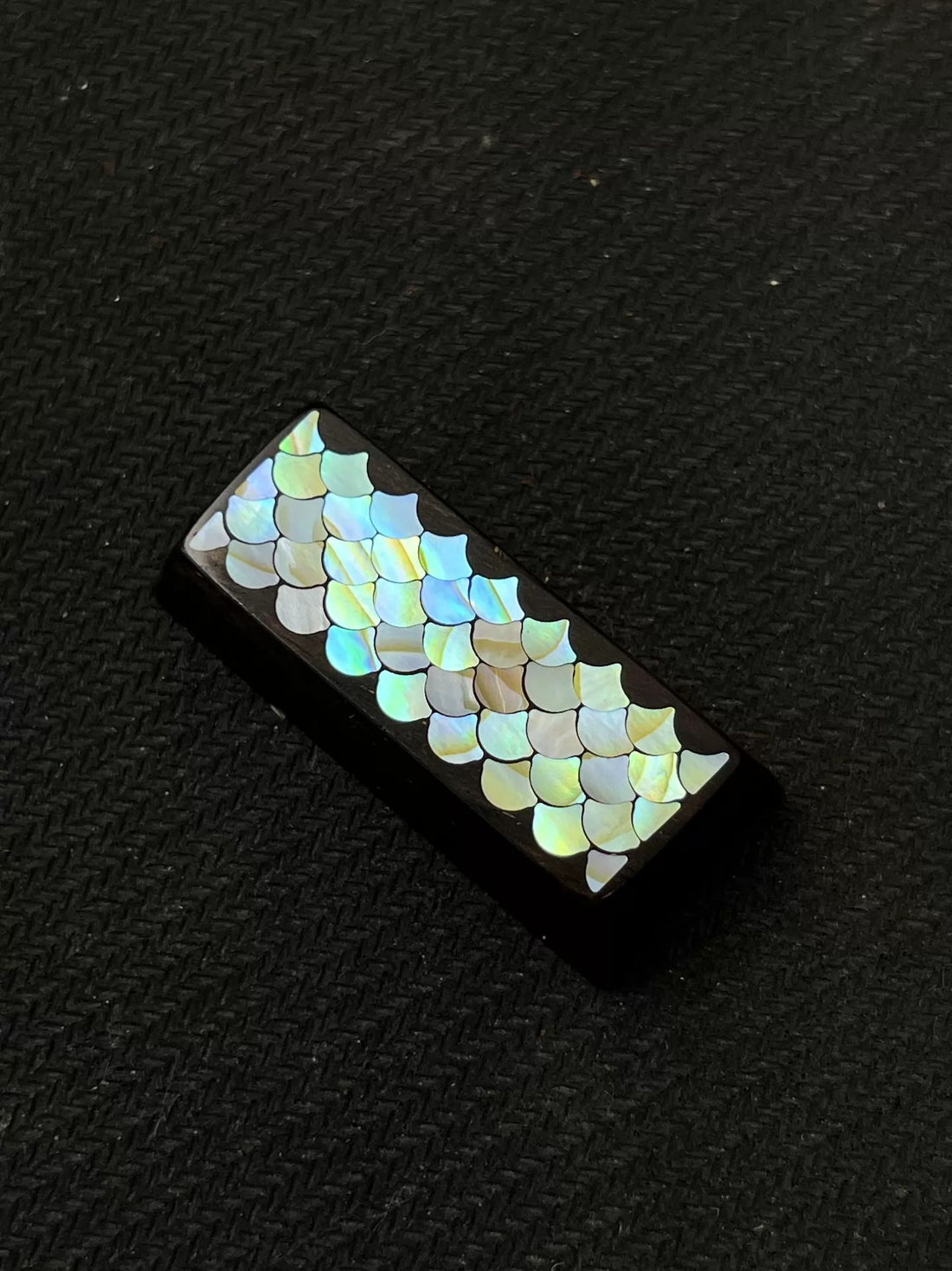 Purple sandalwood inlaid shell keycaps, 2.25U handmade customized personalized keycaps, simple cultural and creative colorful pearl shells+wooden keycaps, mechanical keyboard art decoration keycaps