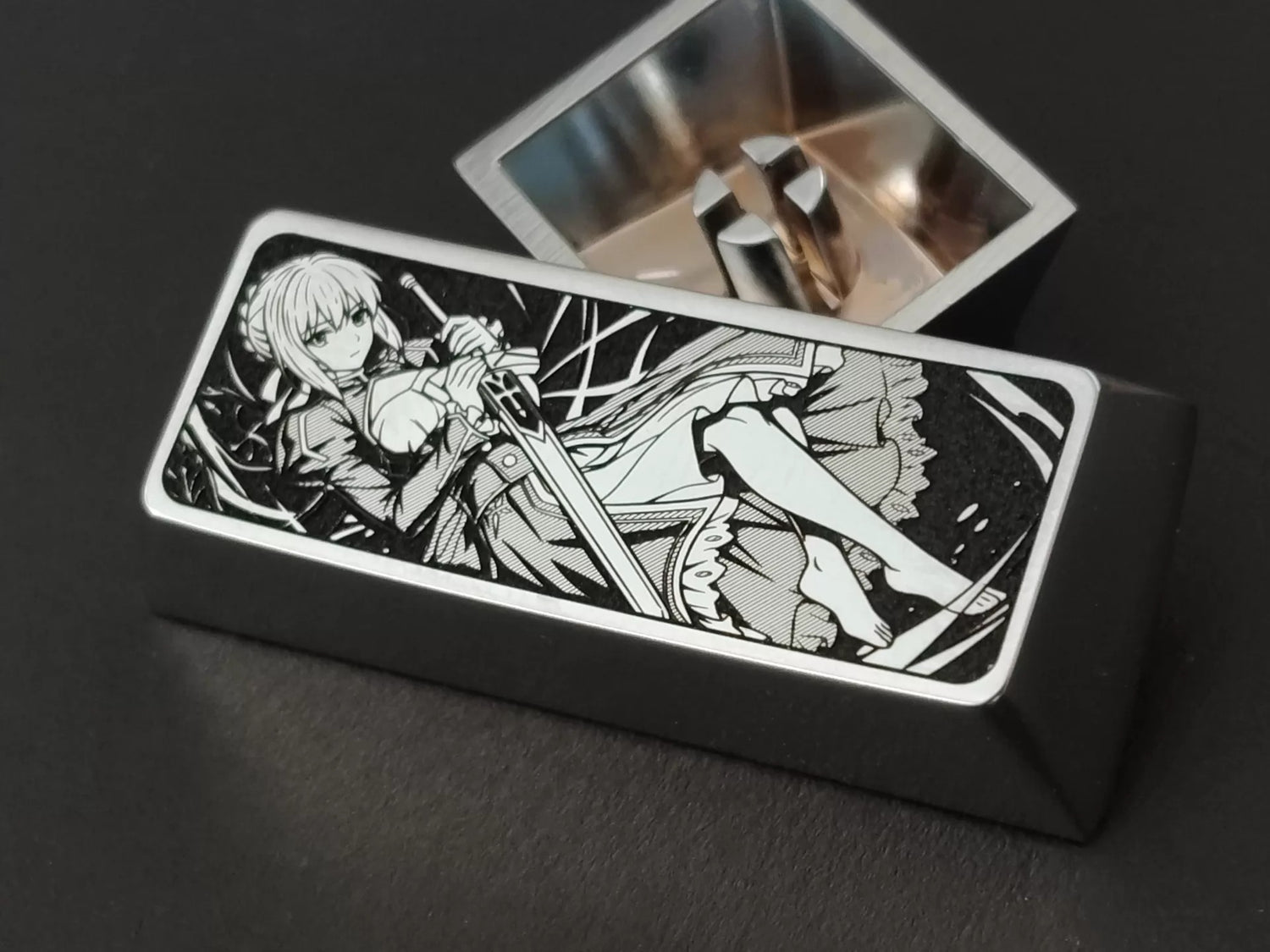 Fate/stay night, saber, 2.25U zinc/titanium alloy personalized keycaps, anime, gaming, cultural innovation, metal carving, mechanical keyboard decoration keycaps