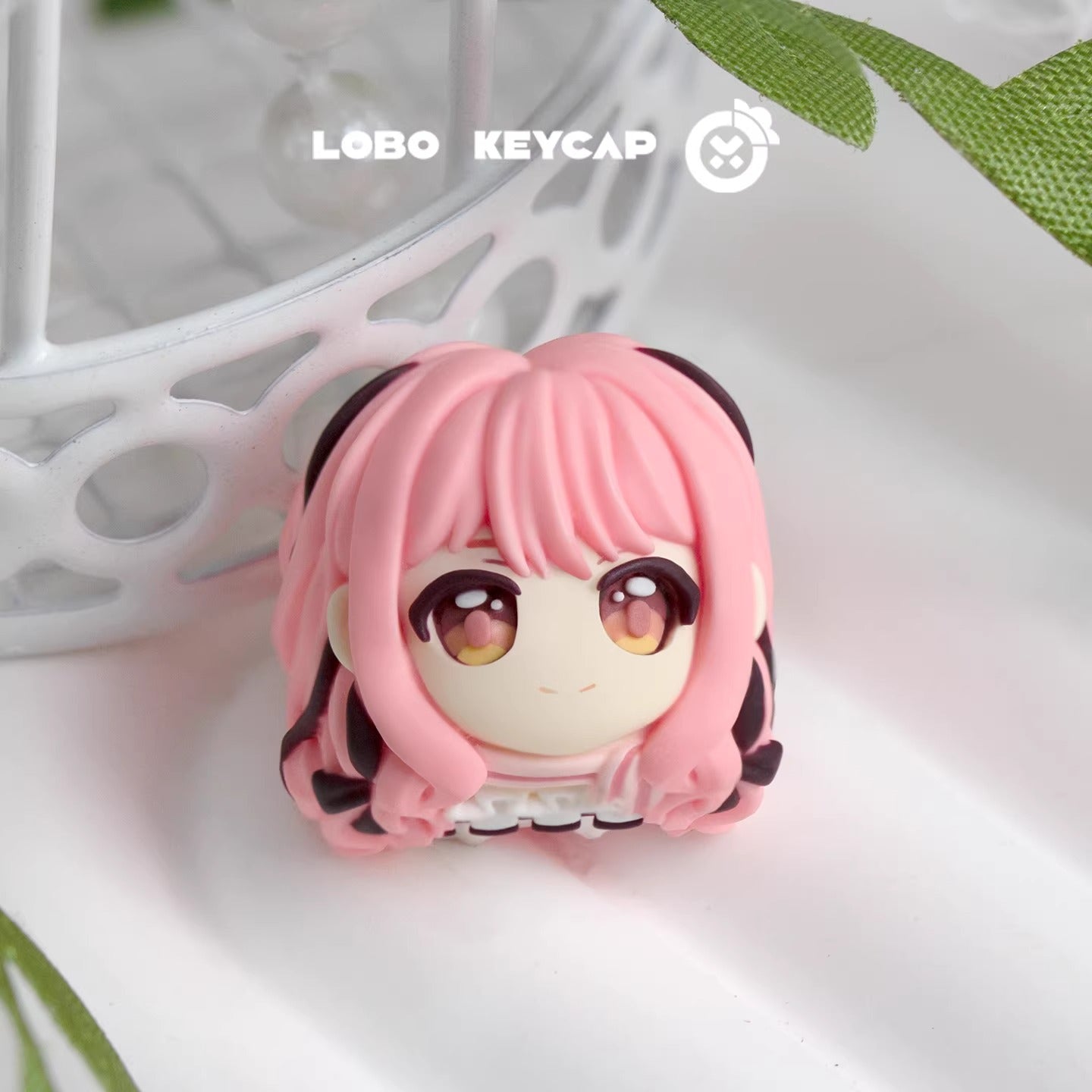 Infinity Nikki， Pink haired girl, multi colored resin molded personalized keycaps, anime, gaming, cultural and creative handmade keycaps