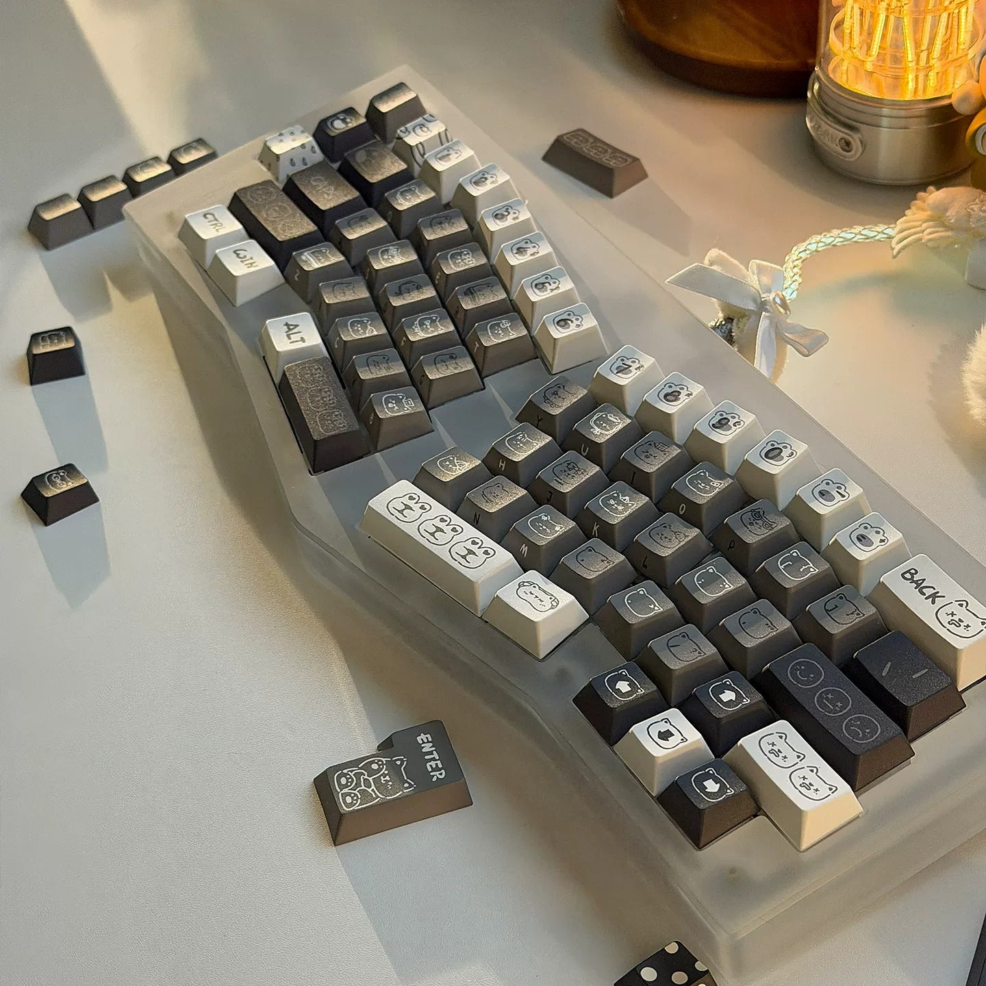Emotional kitten theme design simple keycap replacement set, custom set personalized keycap series，PBT material, Original factory height, compatible with 61/64/68/75/84/87/104 mechanical keyboard keycap set