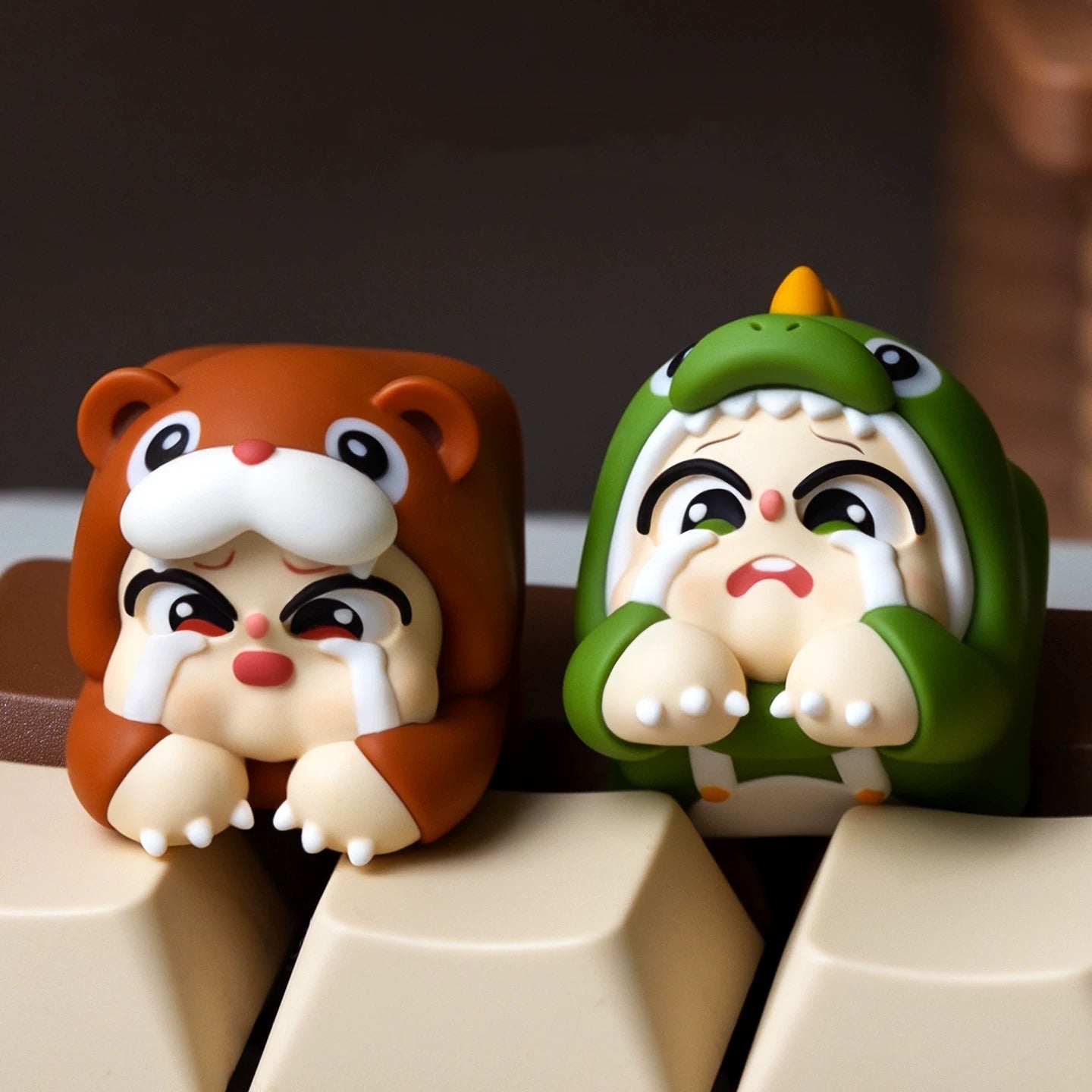 crybaby， Multi colored resin molded personalized keycaps, cute cartoon shaped resin keycaps, mechanical keyboard cartoon image decorative keycaps