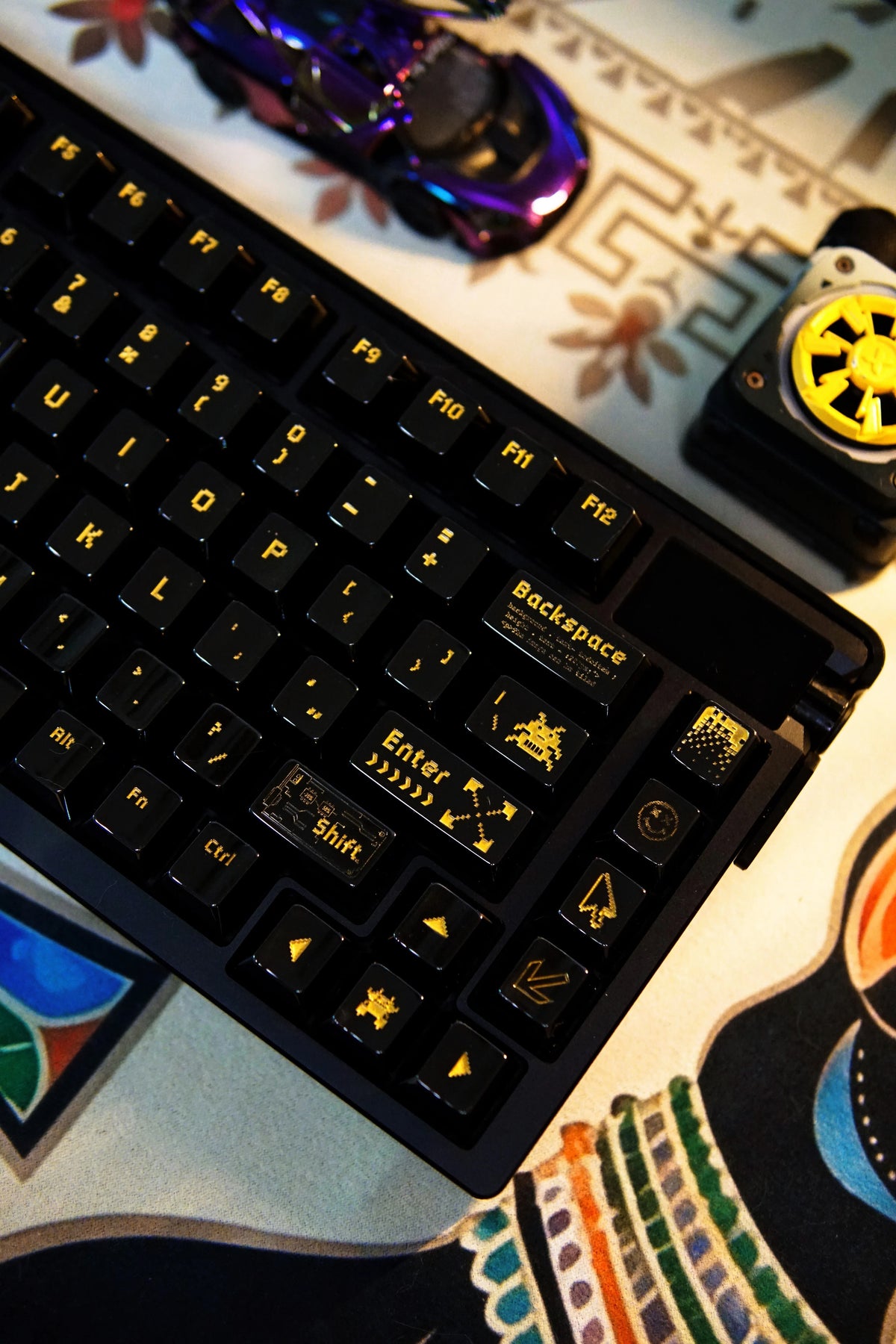 Pixel game theme original design retro arcade game personalized keycap set metal keycap glossy black electroplating, electroplating coating compatible with ROG Extreme ASUS estore/Angry Miao/Razer