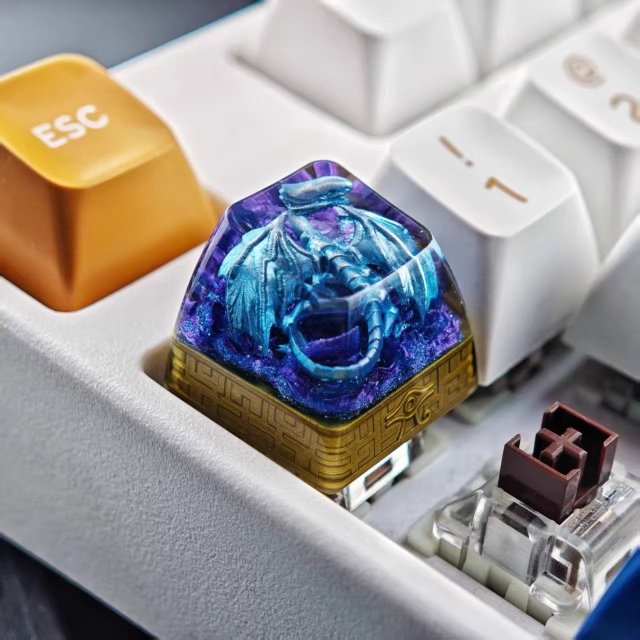 Duel Monsters，Yu-Gi-Oh！ Trading CARD GAME, Blue Eyes White Dragon crystal resin personalized keycaps, anime and game creative peripheral keycaps