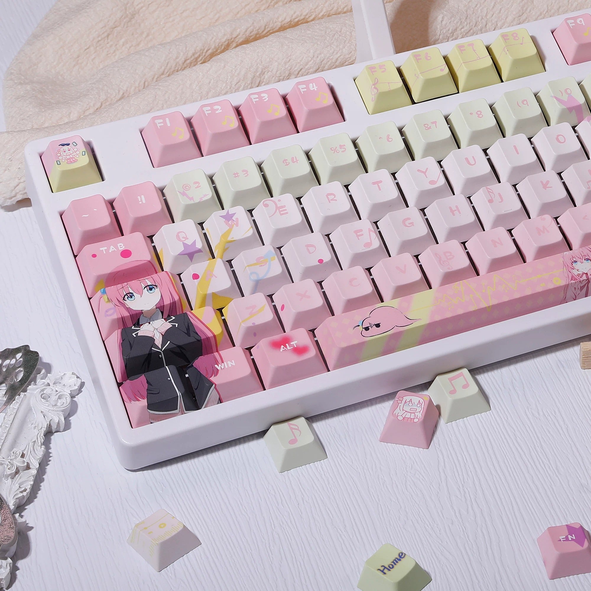 BOCCHI THE ROCK! ， Gotoh Hitori theme, PBT material personalized keycap set, anime keycap culture peripheral mechanical keyboard decoration keycaps， Compatible with 61/64/68/75/84/87/104 key mechanical keyboard keycap set