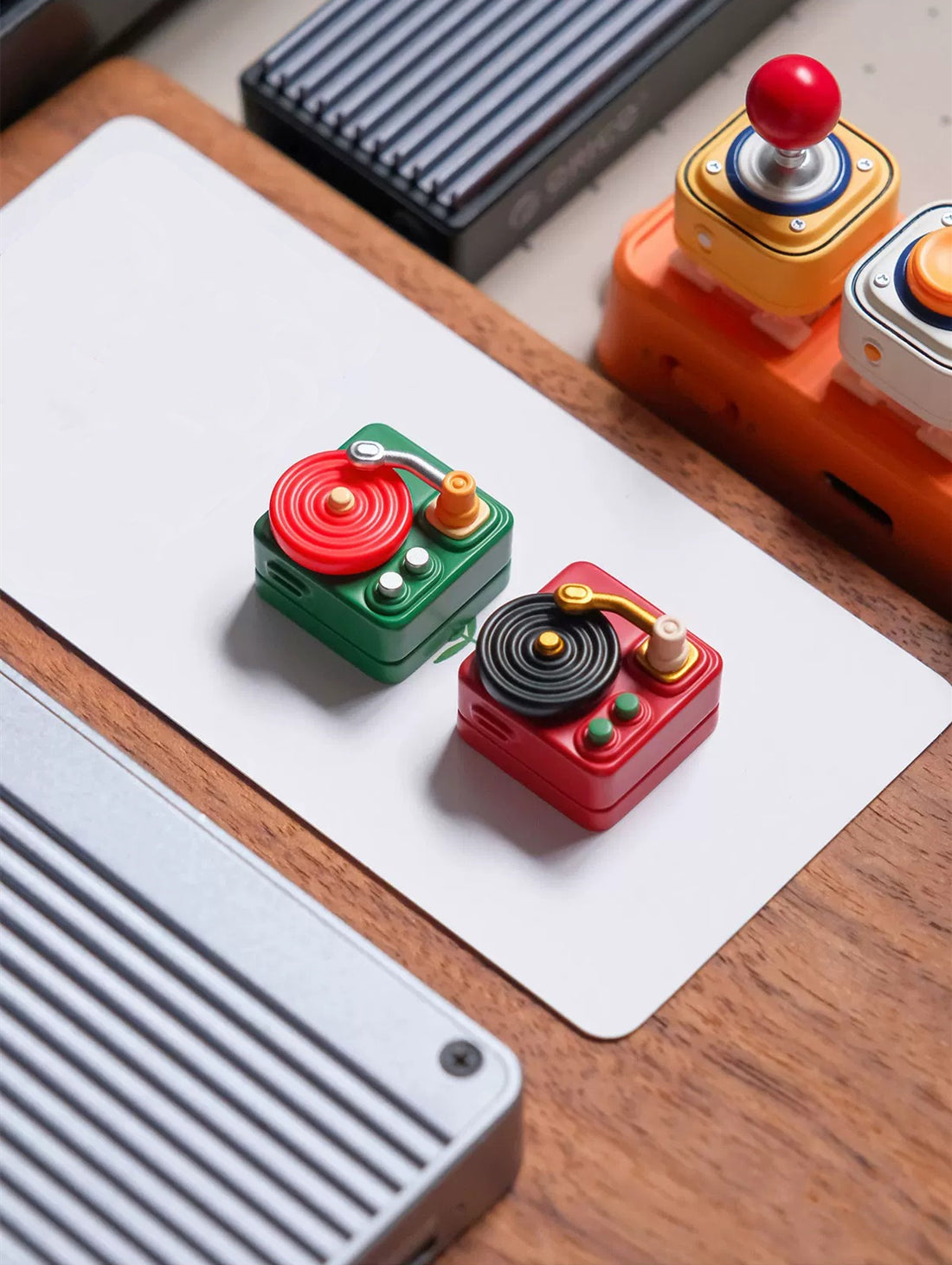 Retro record player, high saturation color Resin Keycaps, retro art creative keycaps, mechanical keyboard decorative keycaps
