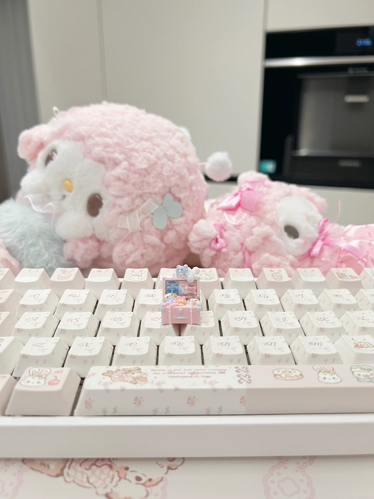 The suitcase is full Cinnamoroll 3 D printing resin printing and coloring, three-dimensional modeling, anime, gaming, cultural creativity, personalized keycaps, mechanical keyboard decoration keycaps