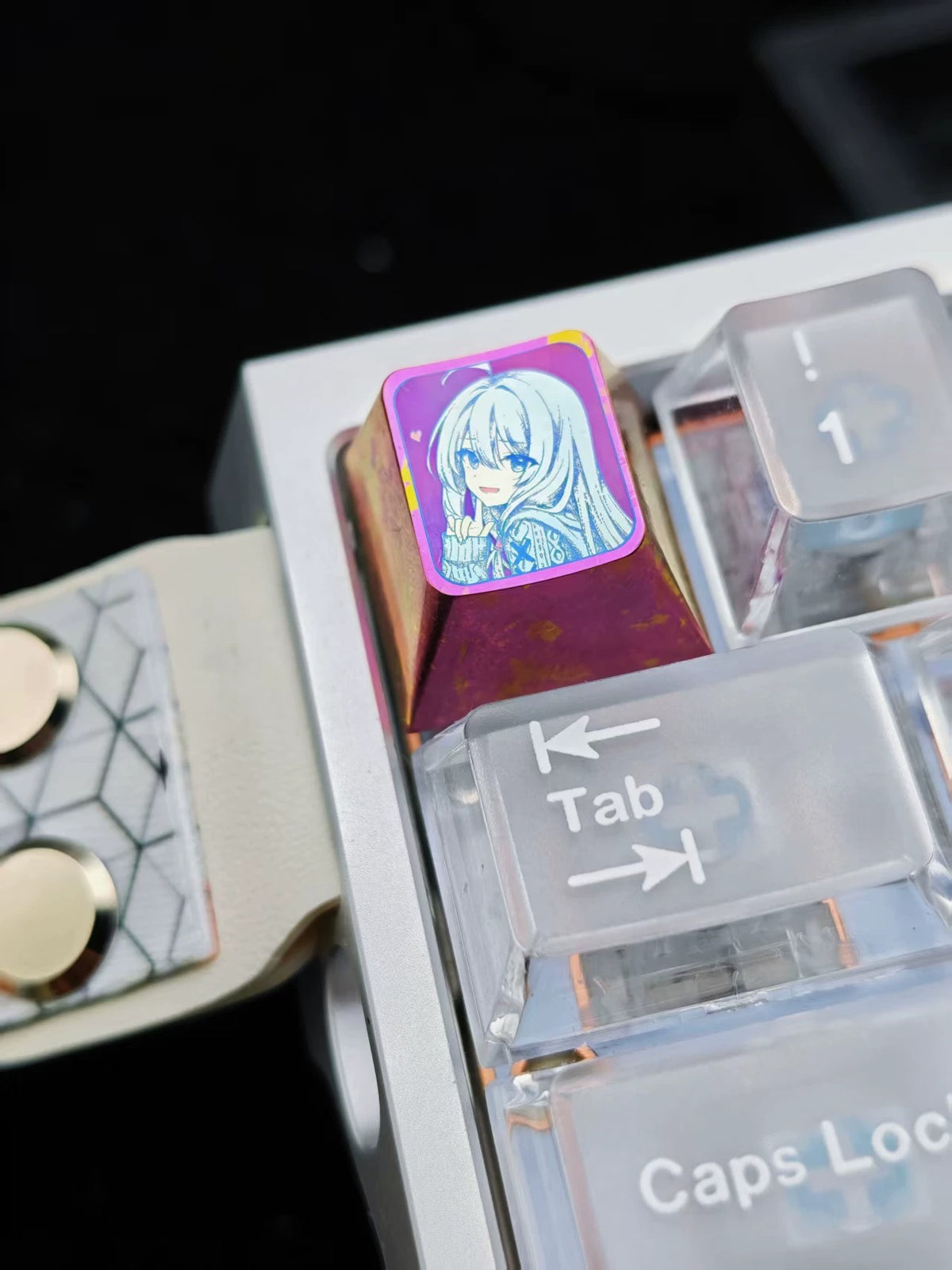 Wandering Witch: The Journey of Elaina，Elaina 1 U titanium alloy personalized keycaps, anime and game cultural creative keycaps, mechanical keyboard decorative keycaps
