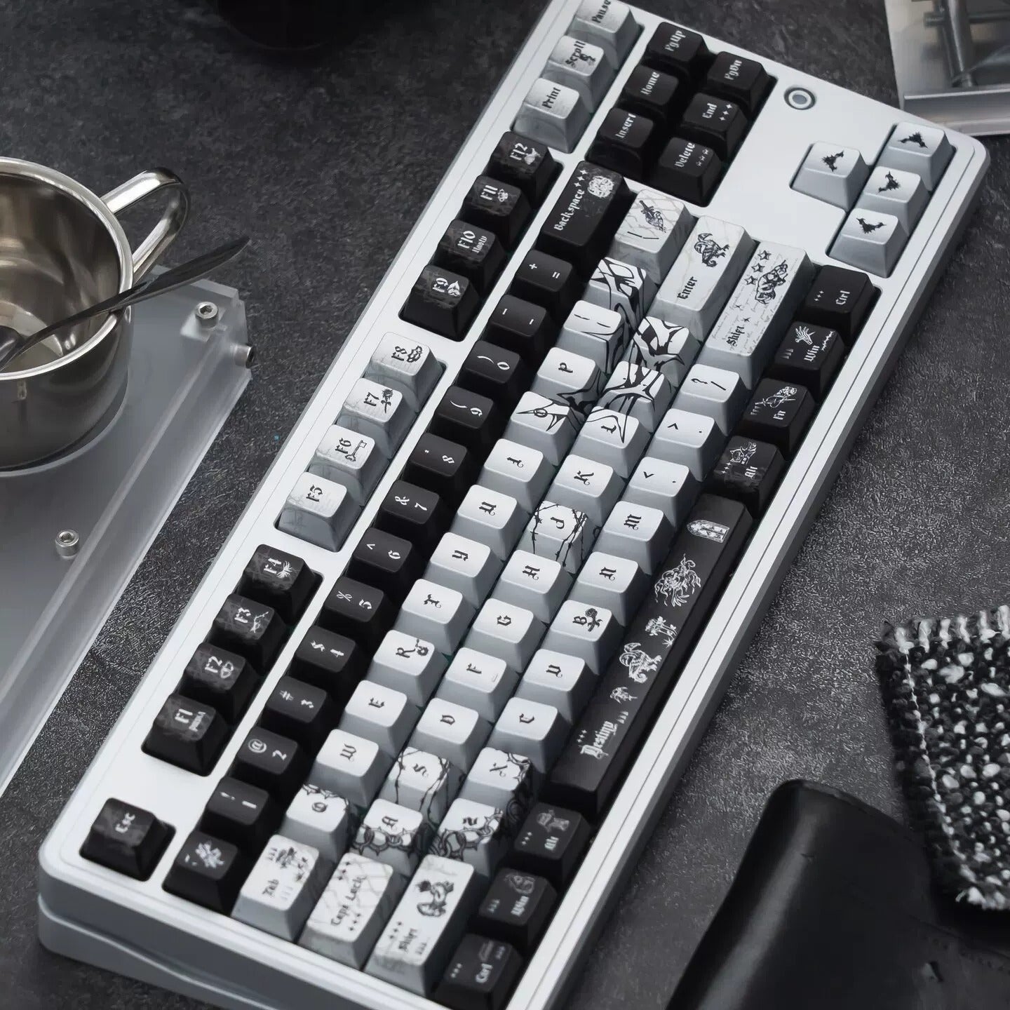 Dark Night Thorn Metal Paint Mechanical Keyboard Keycaps PBT Original Factory Height, PBT material personalized keycaps, mechanical keyboard replacement keycap set, Compatible with 61/64/68/75/84/87/104 Key Mechanical Keyboard Keycap Set