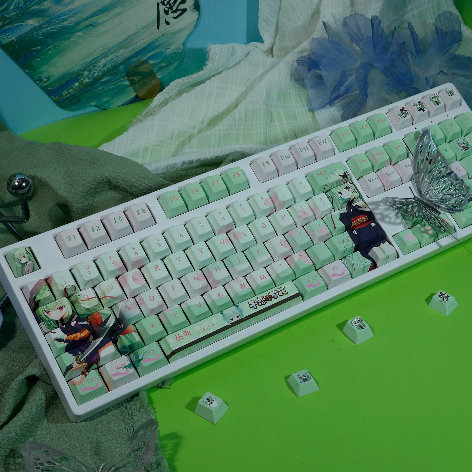 Senren*Banka，Murasame‌， PBT material personalized keycap set, anime keycap culture peripheral mechanical keyboard decoration keycaps， Compatible with 61/64/68/75/84/87/104 key mechanical keyboard keycap set