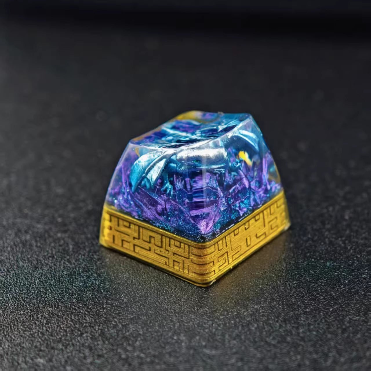 Duel Monsters，Yu-Gi-Oh！ Trading CARD GAME, Blue Eyes White Dragon crystal resin personalized keycaps, anime and game creative peripheral keycaps