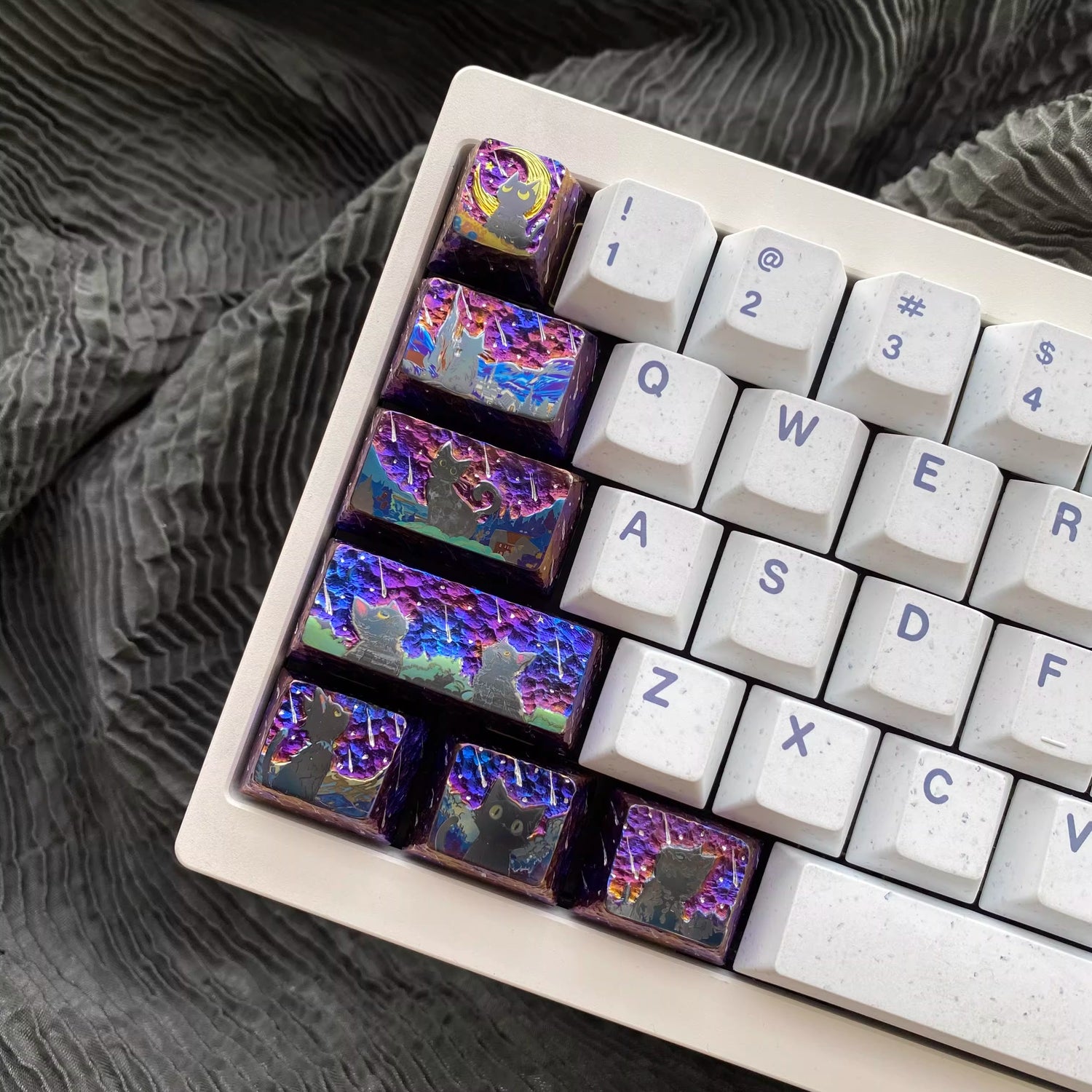 Starry Sky Cat Series, Purple Starry Sky Meteor Theme Titanium Alloy Hand Carved Titanium Alloy Personalized Keycaps, Fairy Tale Creative Decorative Keycaps Metal Art Keycaps