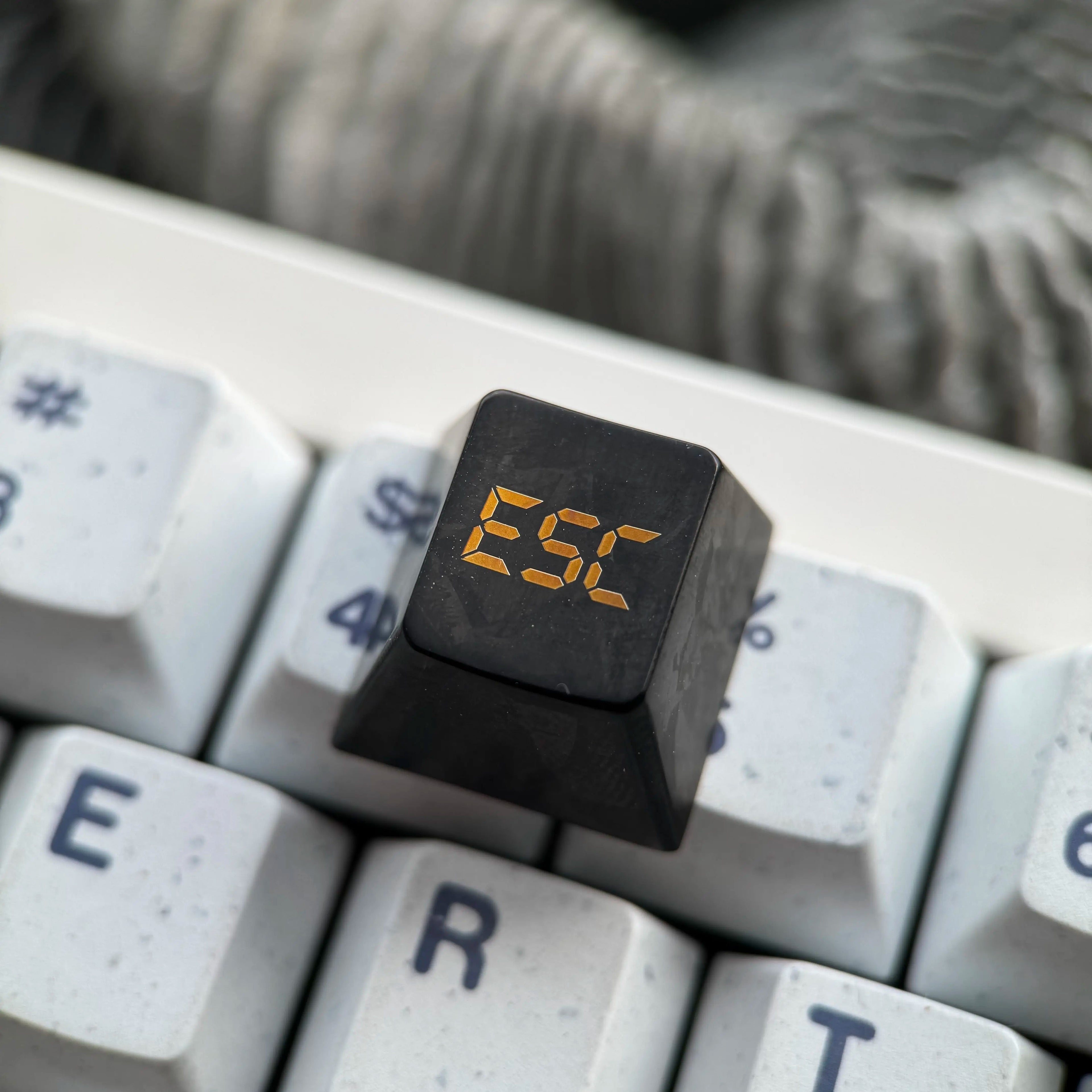 Black titanium alloy ice crystal patterned personalized keycap, titanium alloy simple metal decorative keycap basic version