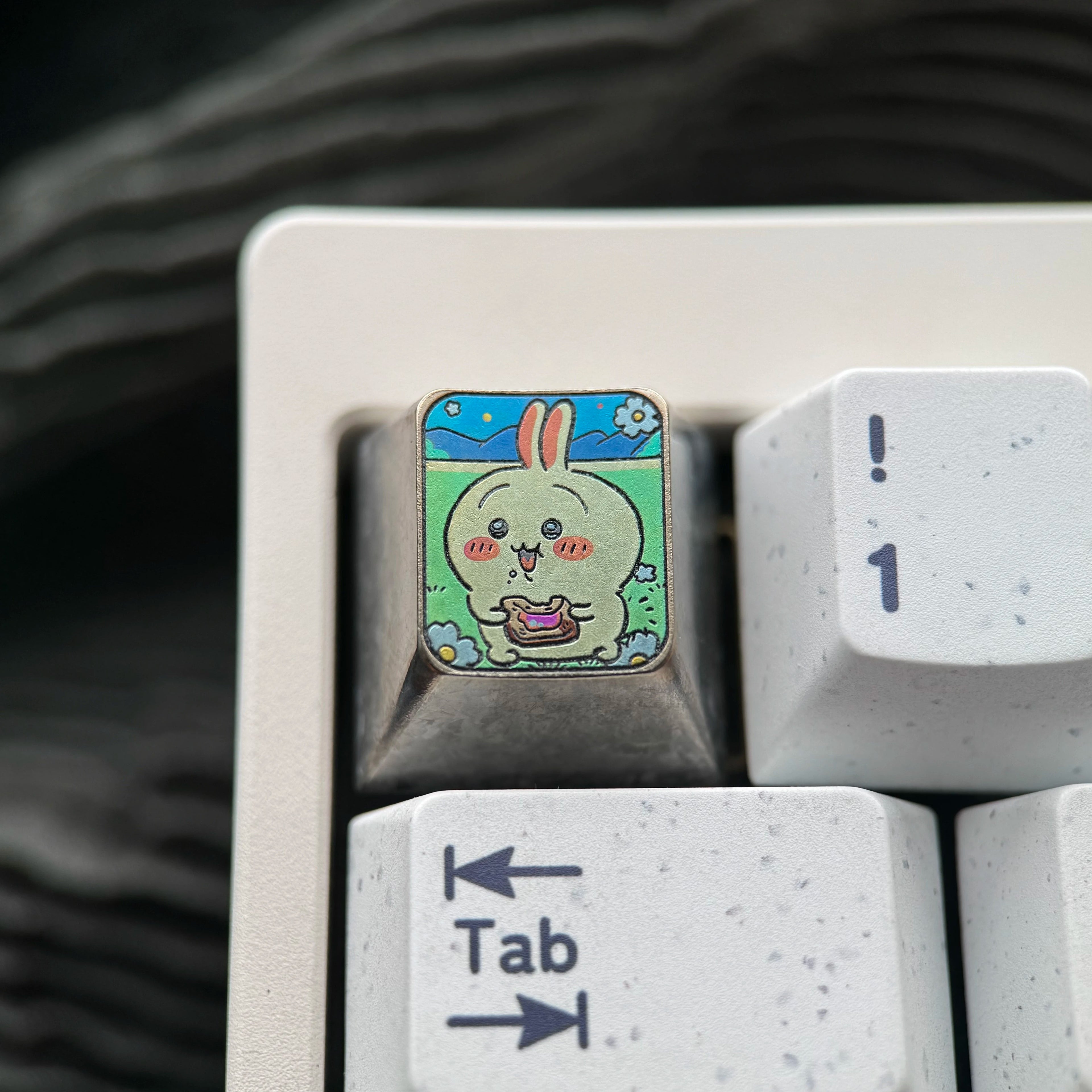 Chiikawa series, usagi themed 1U titanium alloy personalized keycaps, anime and game cartoon creative cultural products, mechanical keyboard decorative keycaps